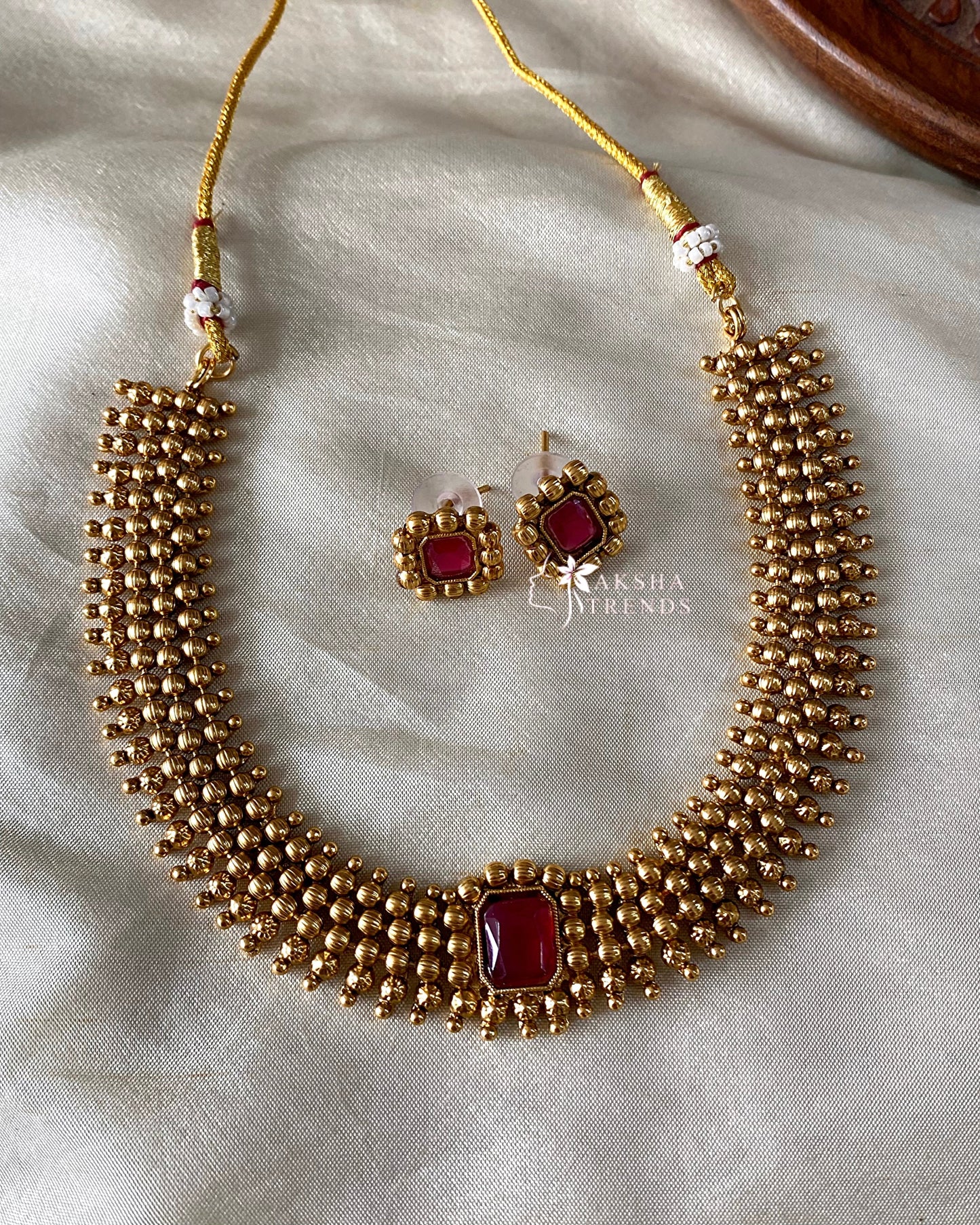 Golden necklace Aksha Trends