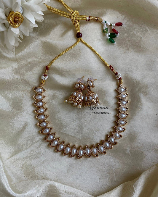 Kemp manga necklace -Pearl Aksha Trends