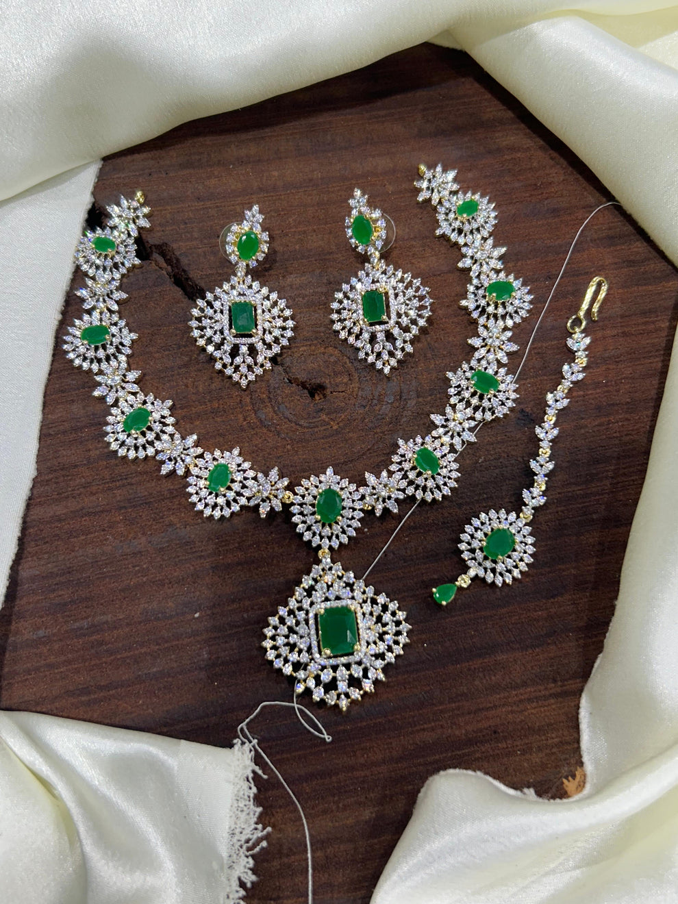 Trivia bridal diamond -Green Aksha Trends 