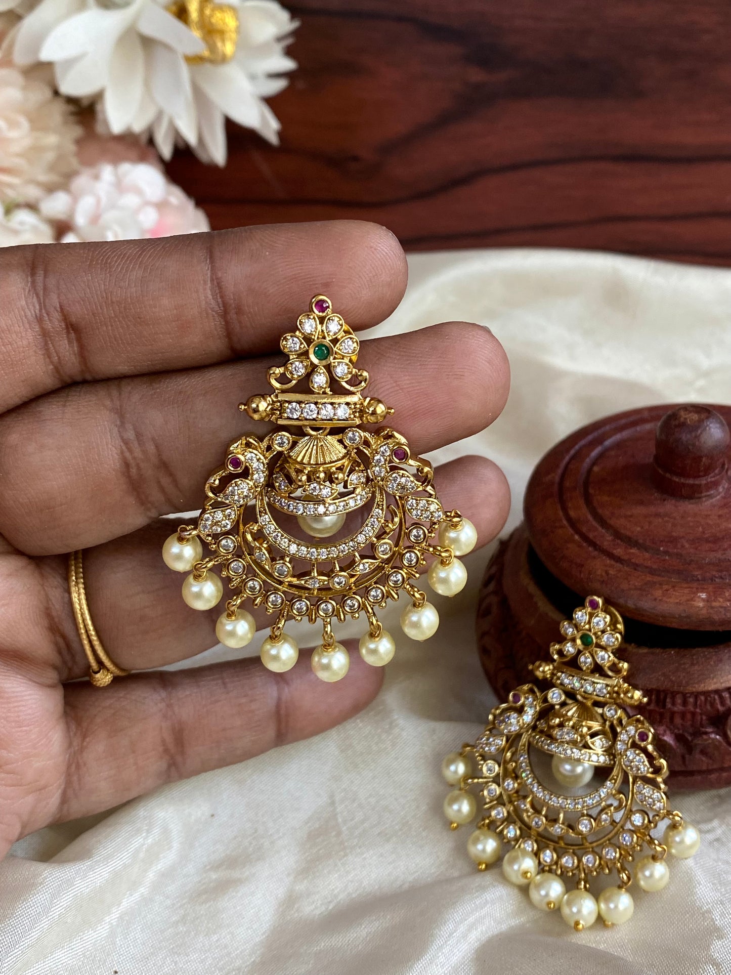 Golden premium chandbali