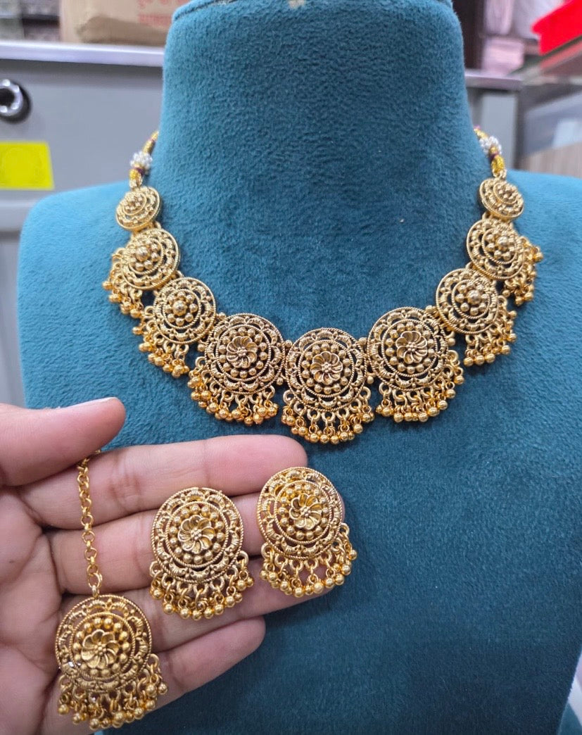 Antique golden floral Necklace Aksha Trends 
