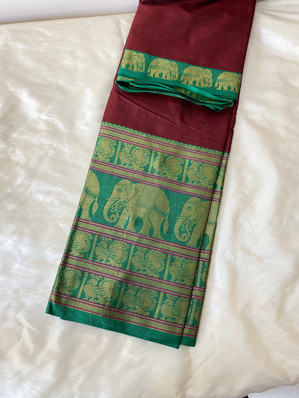 Narayani Pattu Saree Aksha Trends 