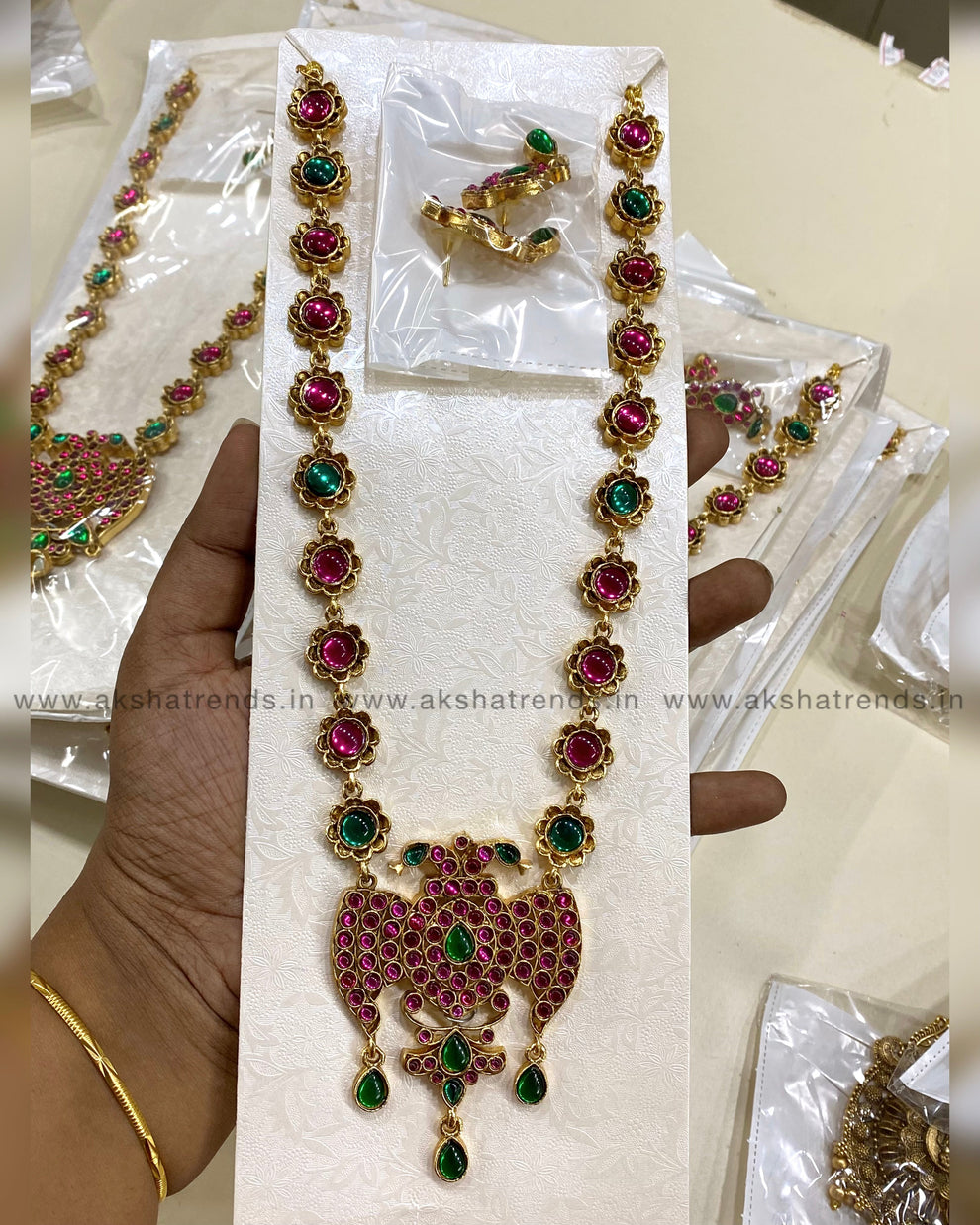 Vintage Kemp Garuda Haram Aksha Trends 