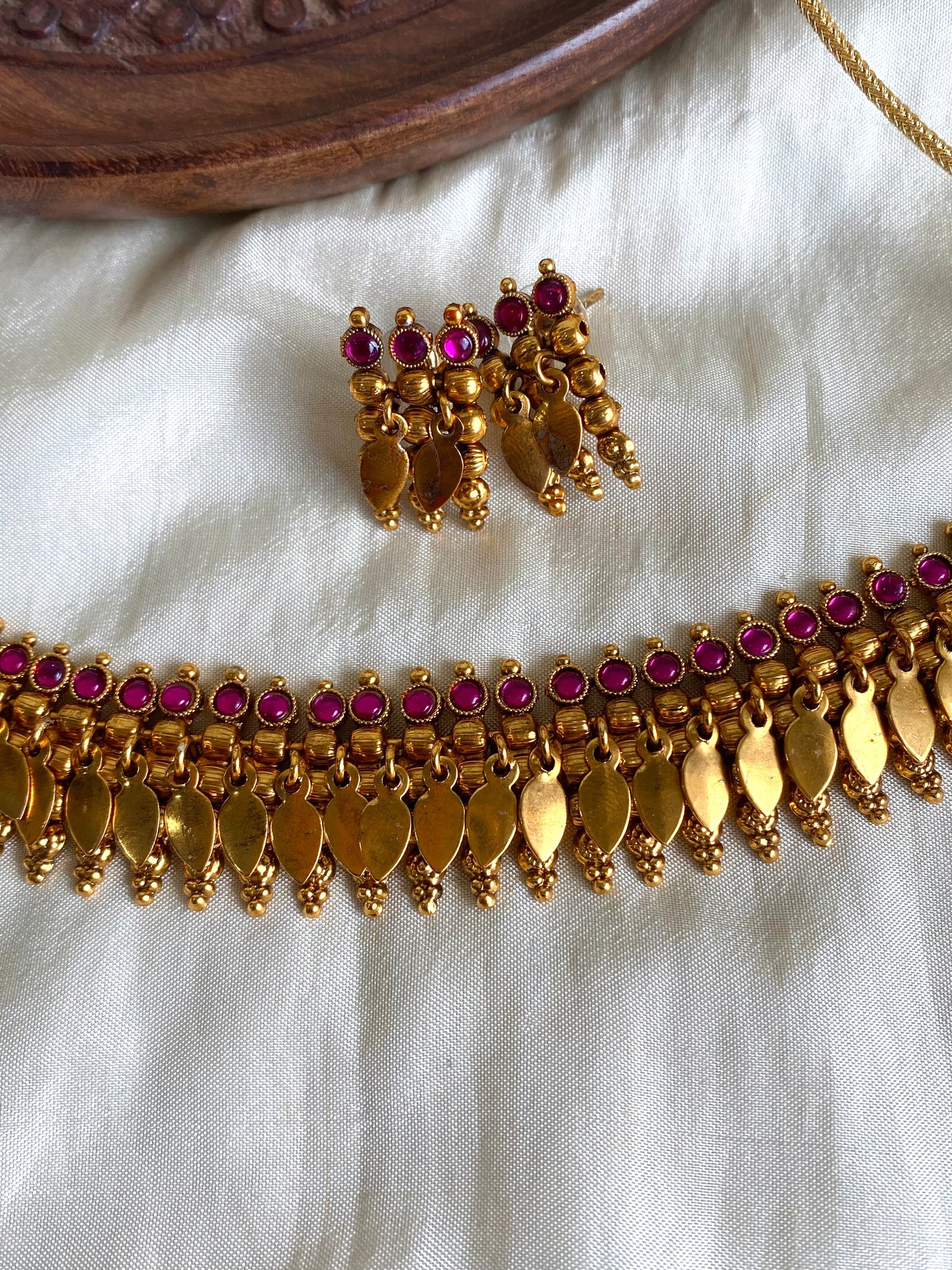 Elakathali hineck choker Aksha Trends