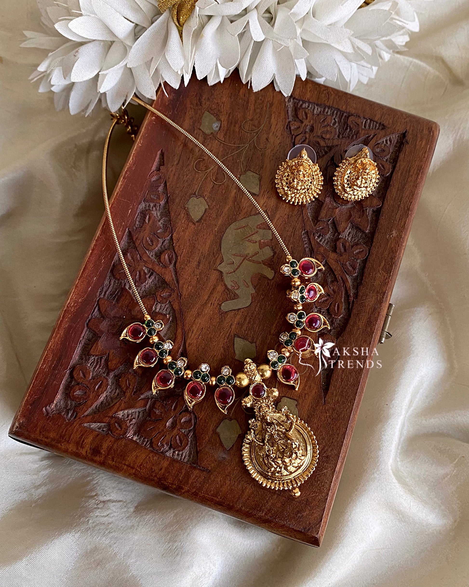Antique kemp stone necklace Aksha Trends