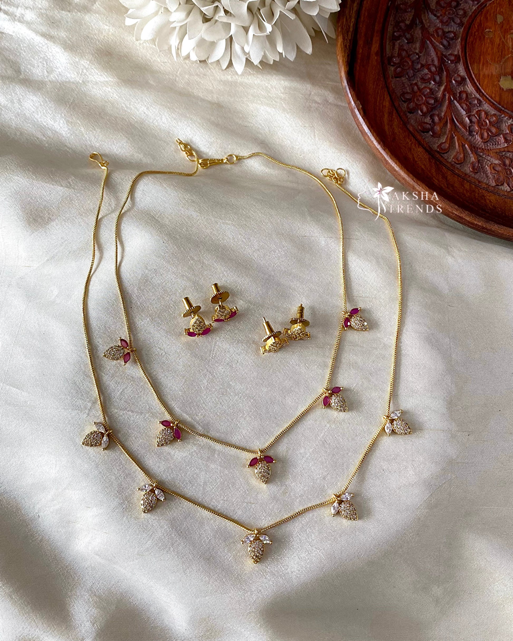 Premium leafy diamond necklace Aksha Trends
