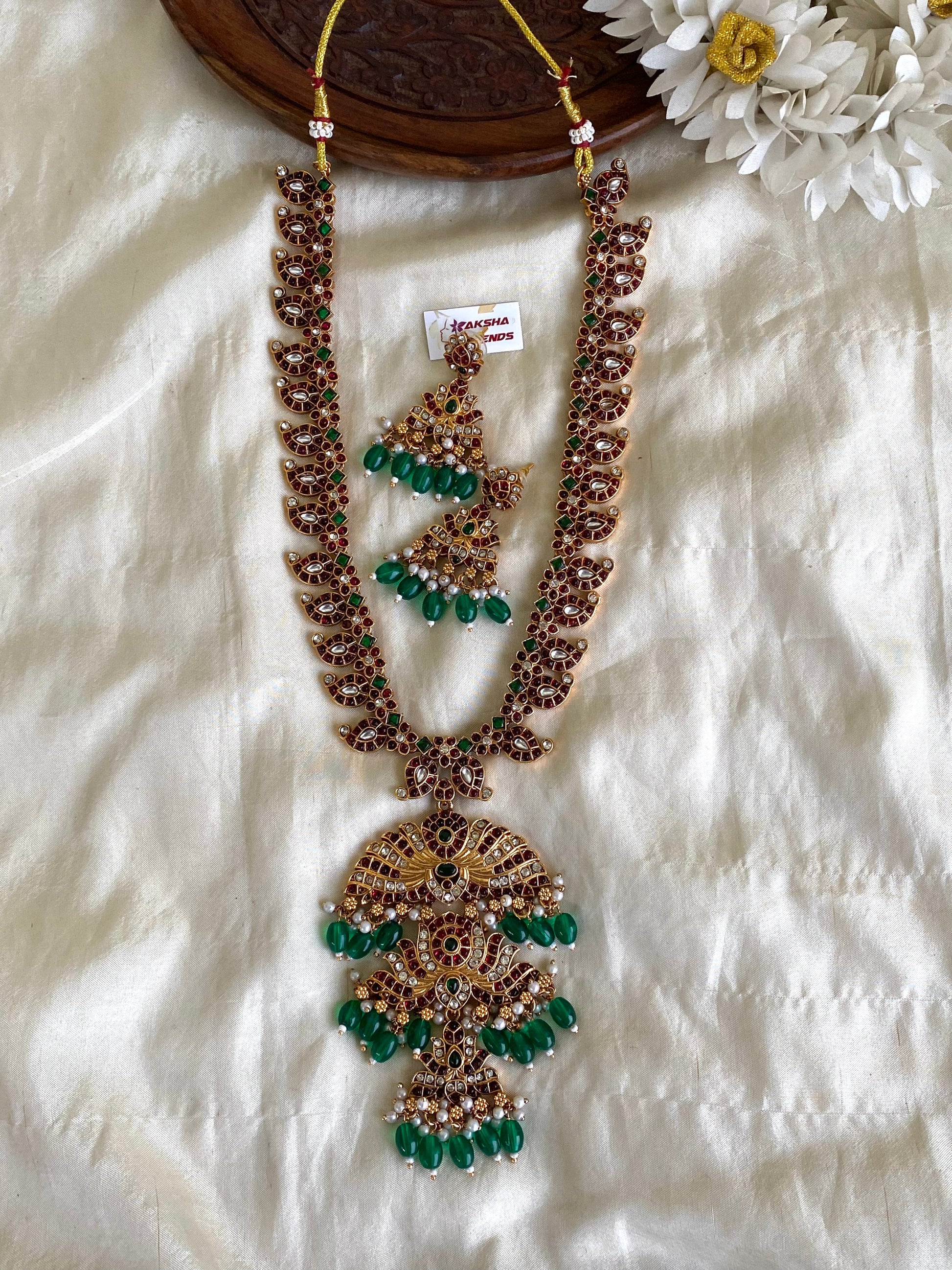 Antique kemp haram Aksha Trends