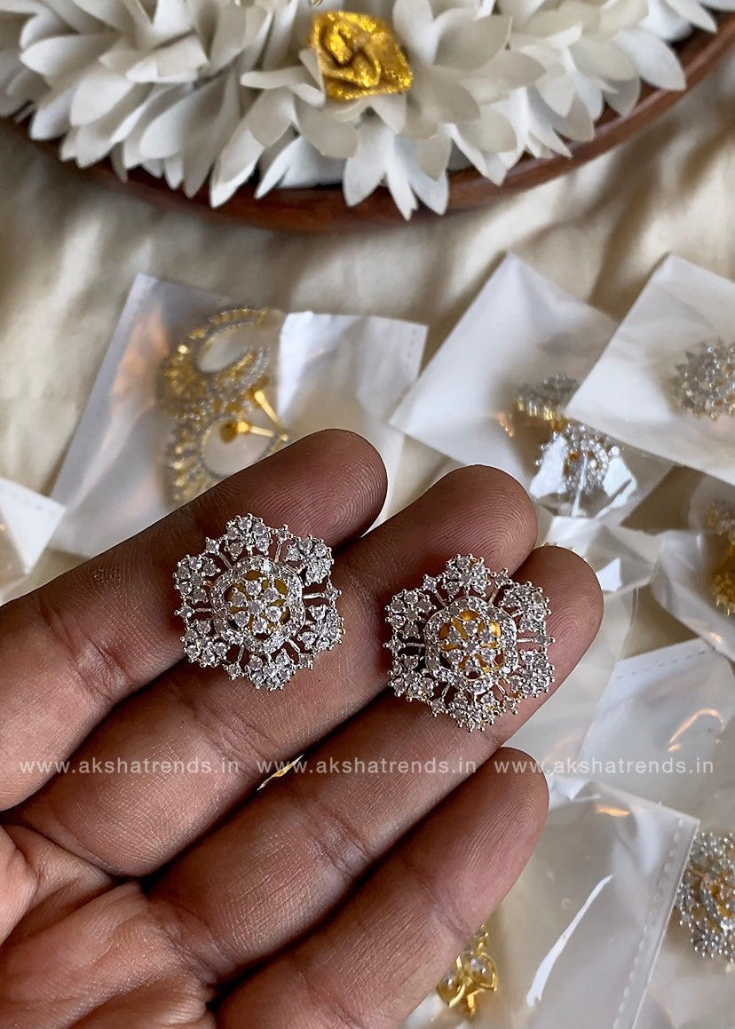 RIYA -Premium diamond stud Aksha Trends