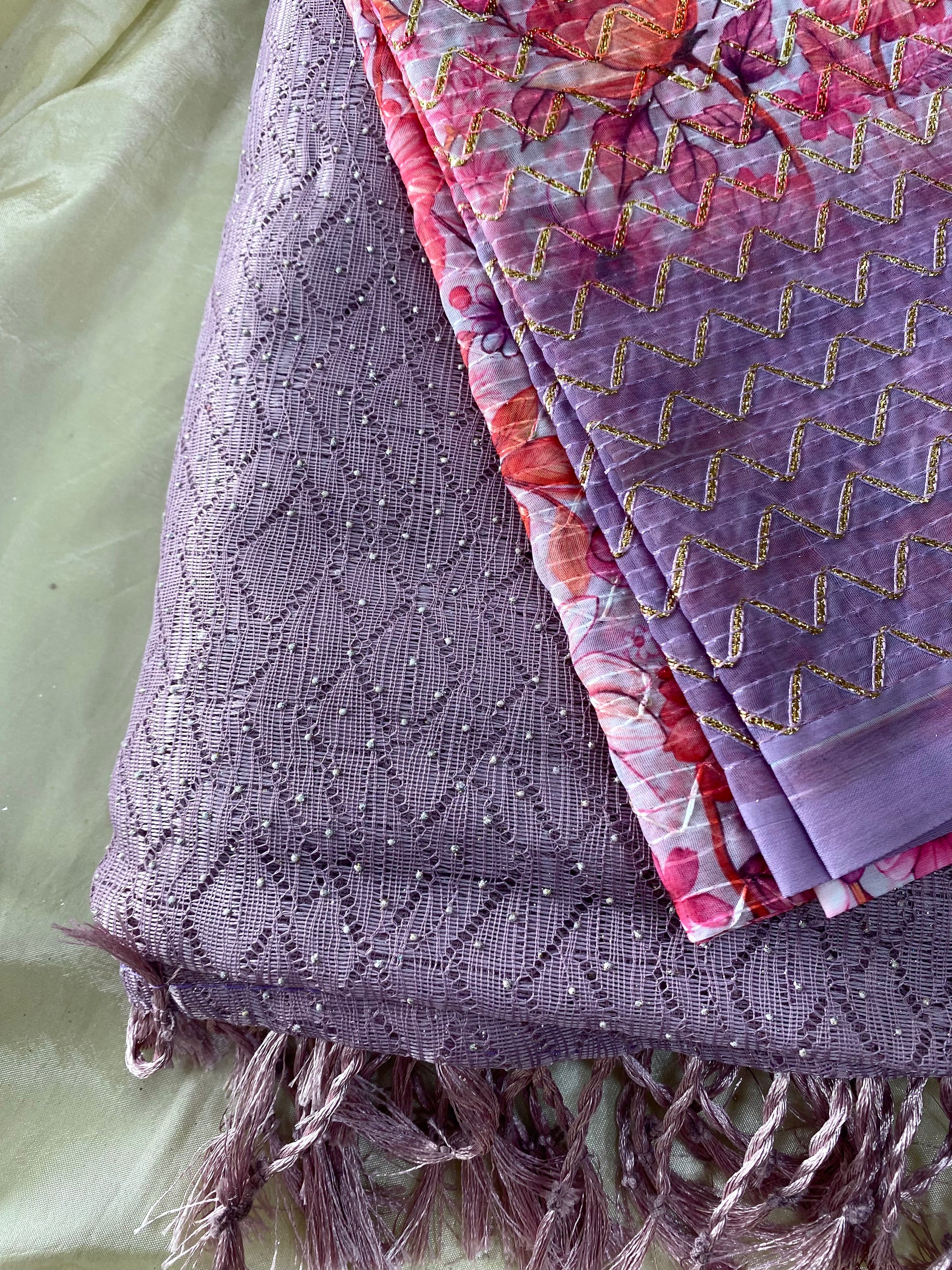 Chiffon netted saree -pink Aksha Trends