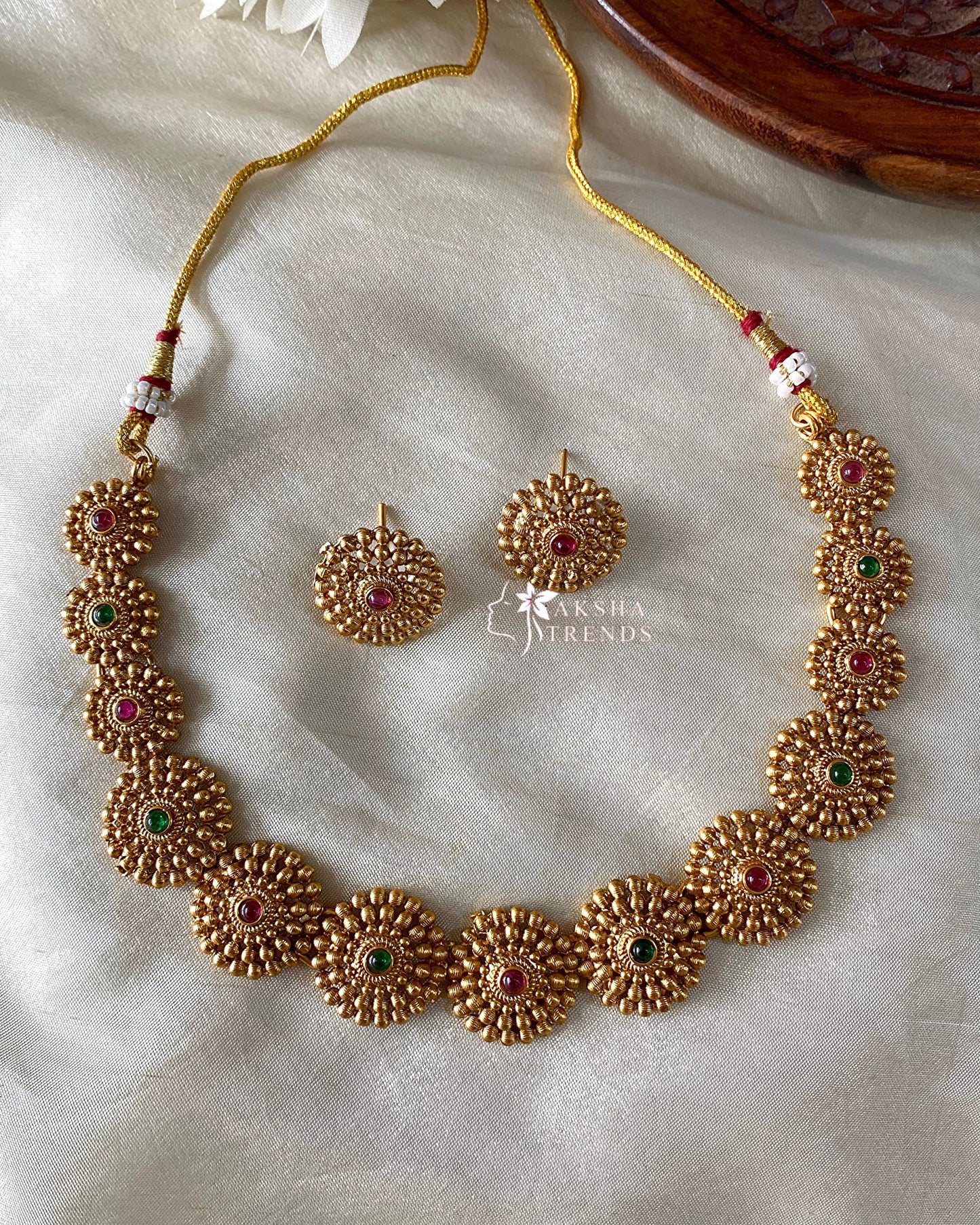Antique floral choker Aksha Trends