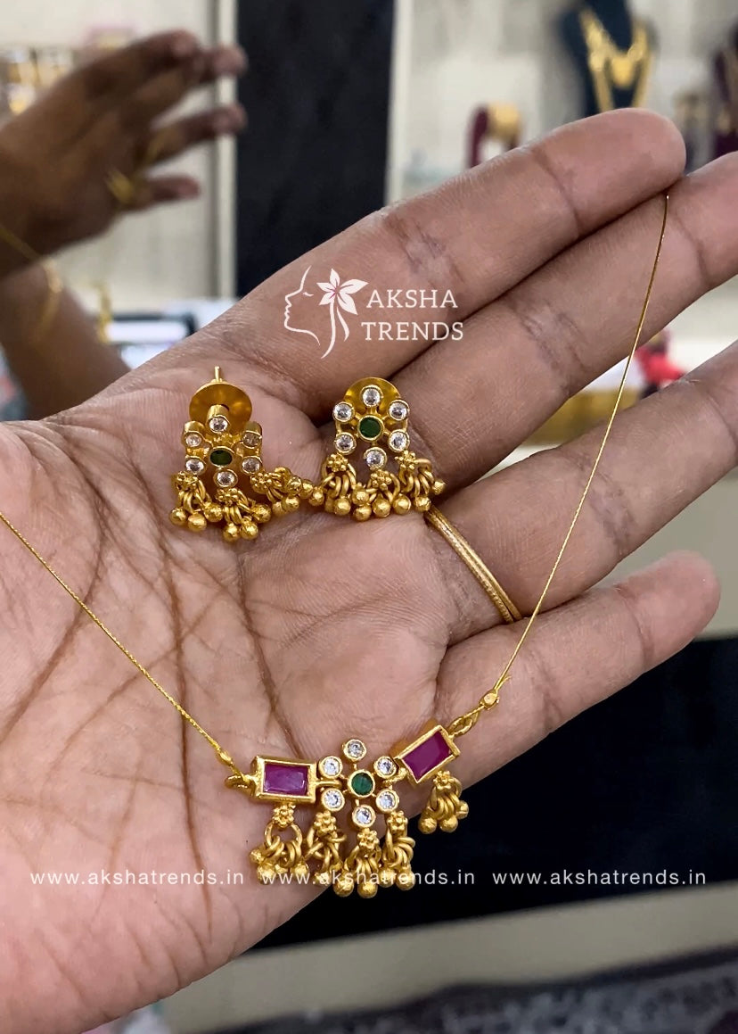 Invisible Necklace -floral kemp Aksha Trends