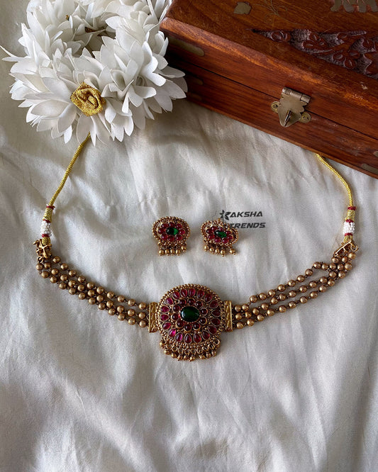 Gold kemp bead choker Aksha Trends