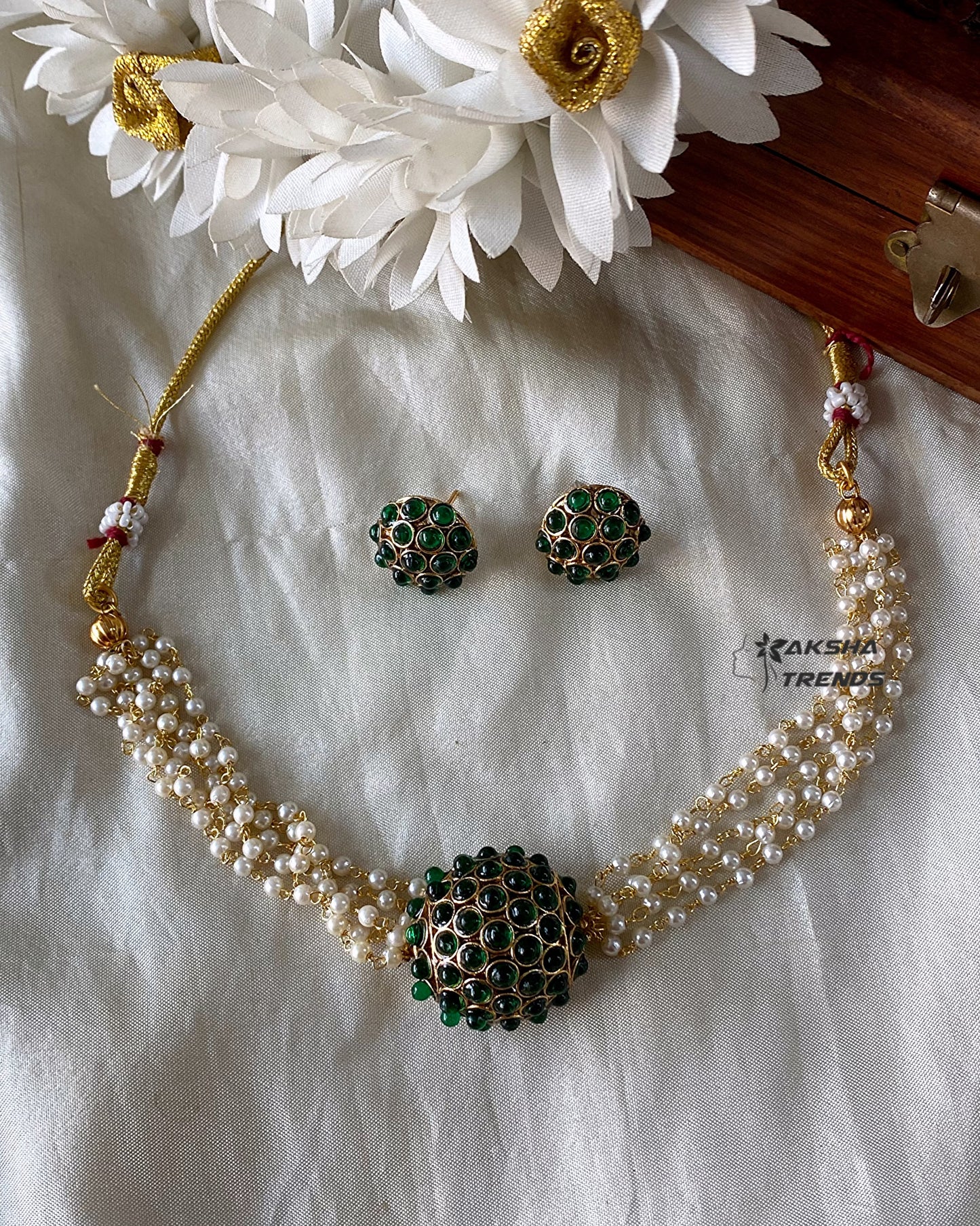 Pearl kemp choker Aksha Trends