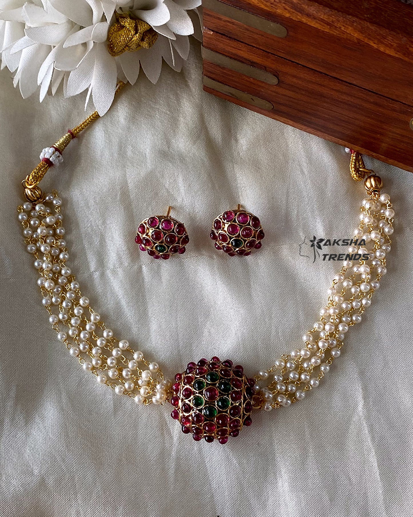 Pearl kemp choker Aksha Trends