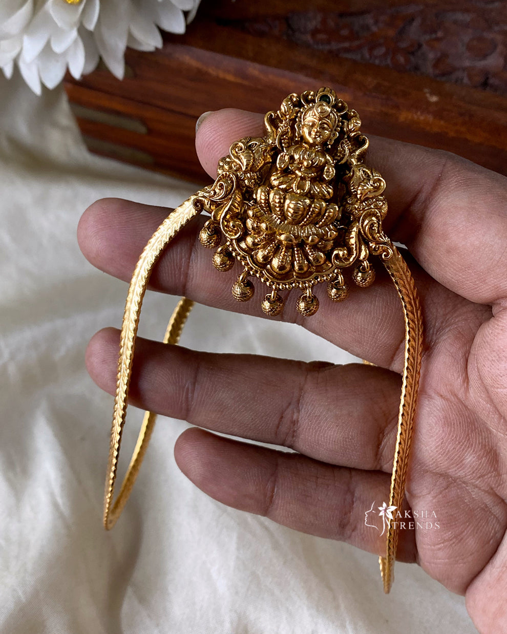 Premium bridal vanki Aksha Trends 