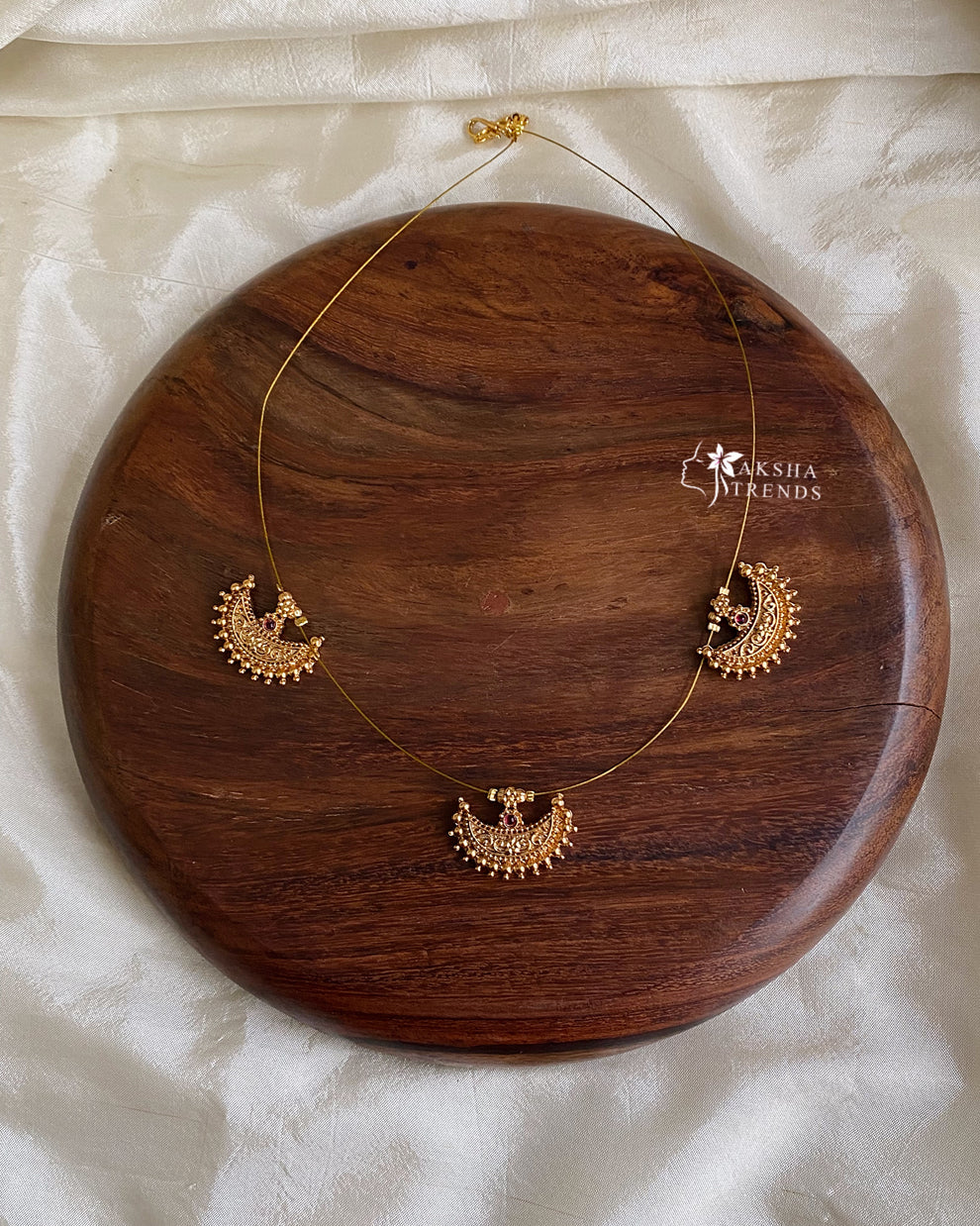 Invisible Necklace -chakra Aksha Trends 