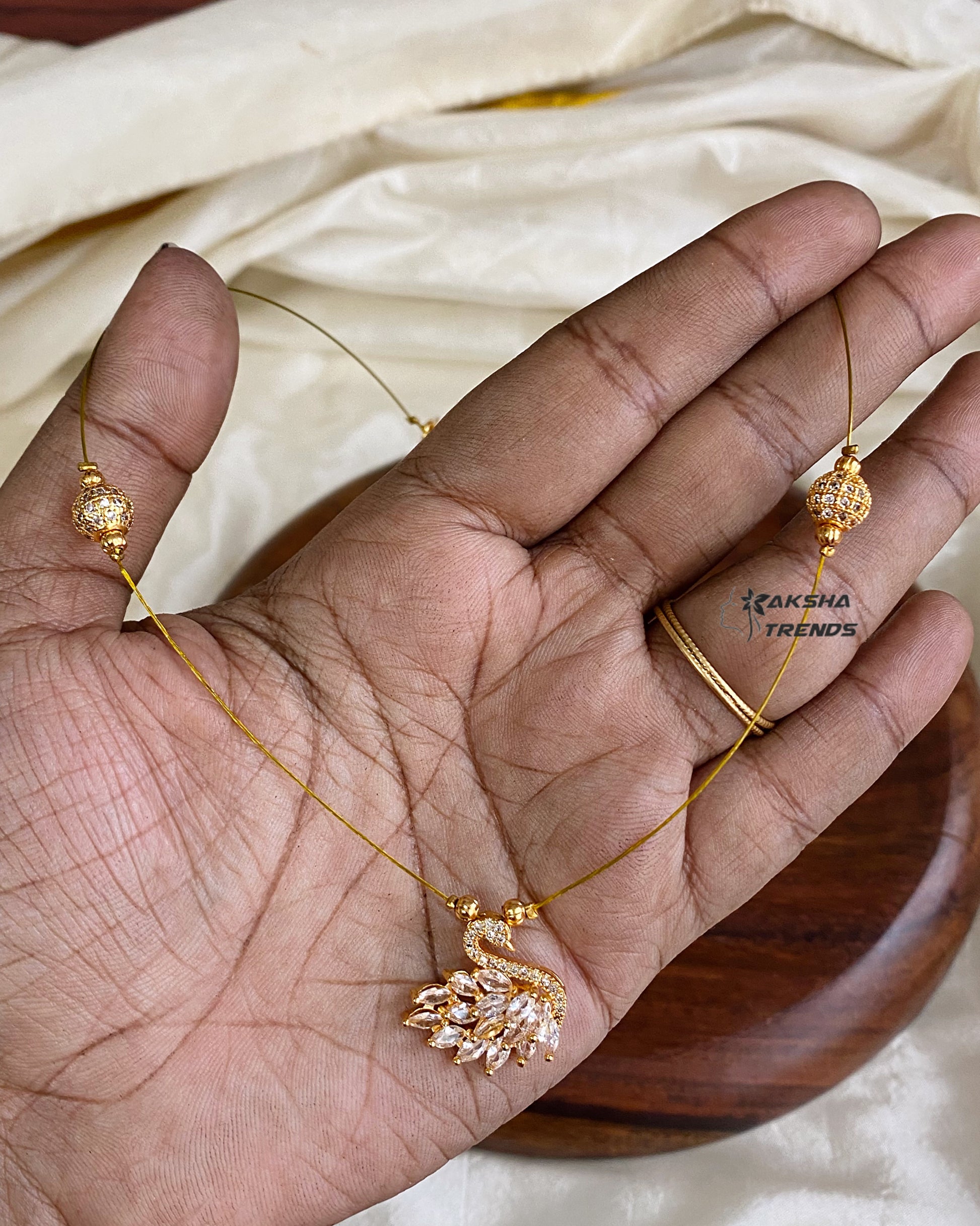 Invisible Necklace -diamond Dove Aksha Trends