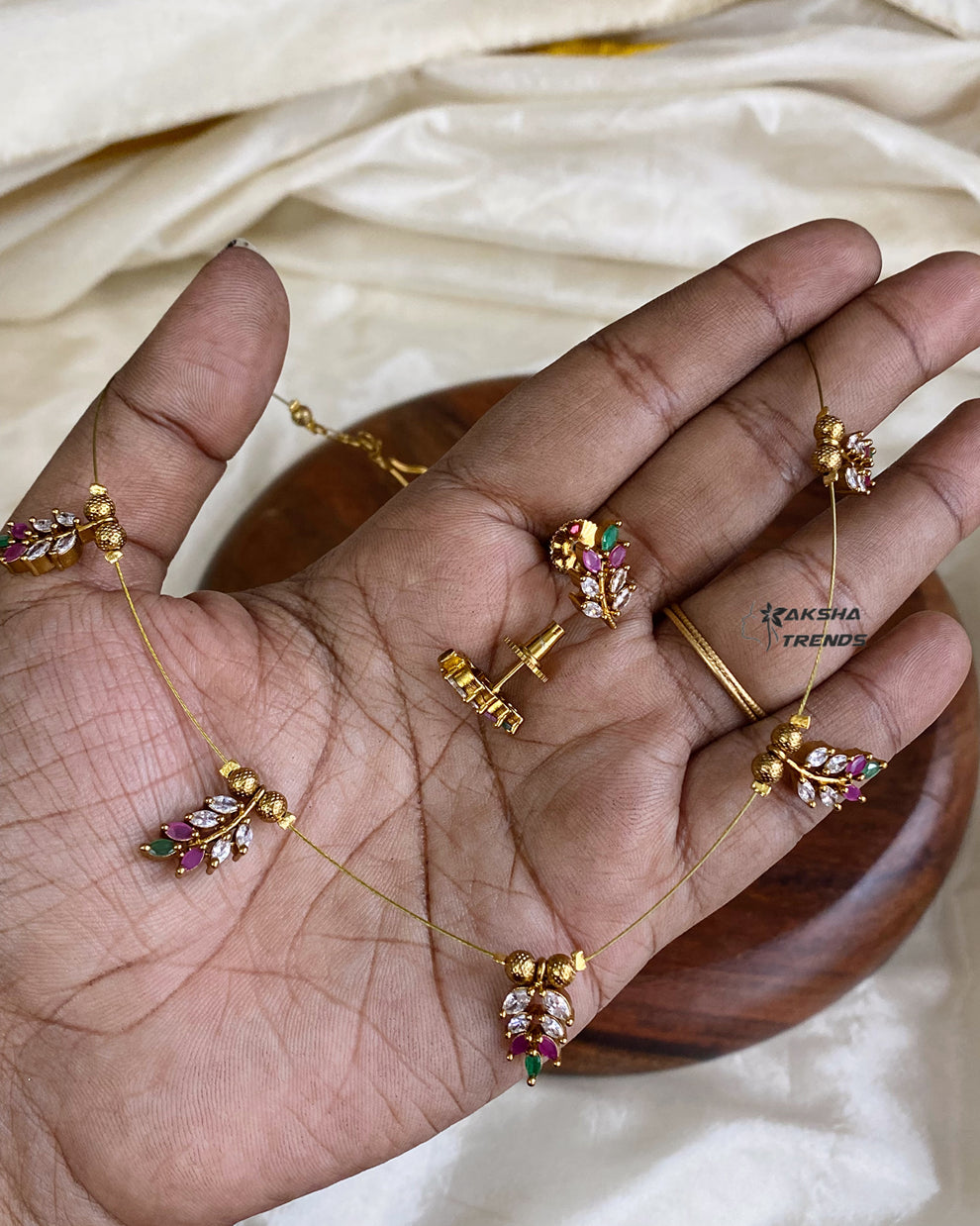 Invisible Necklace -leafy Aksha Trends 