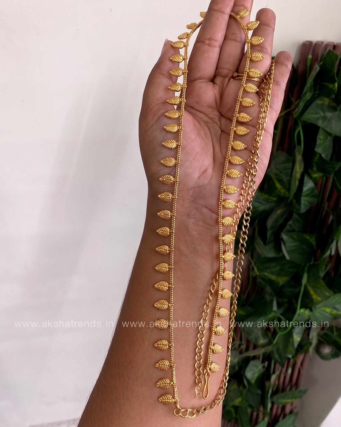 Antique Hipchain Aksha Trends