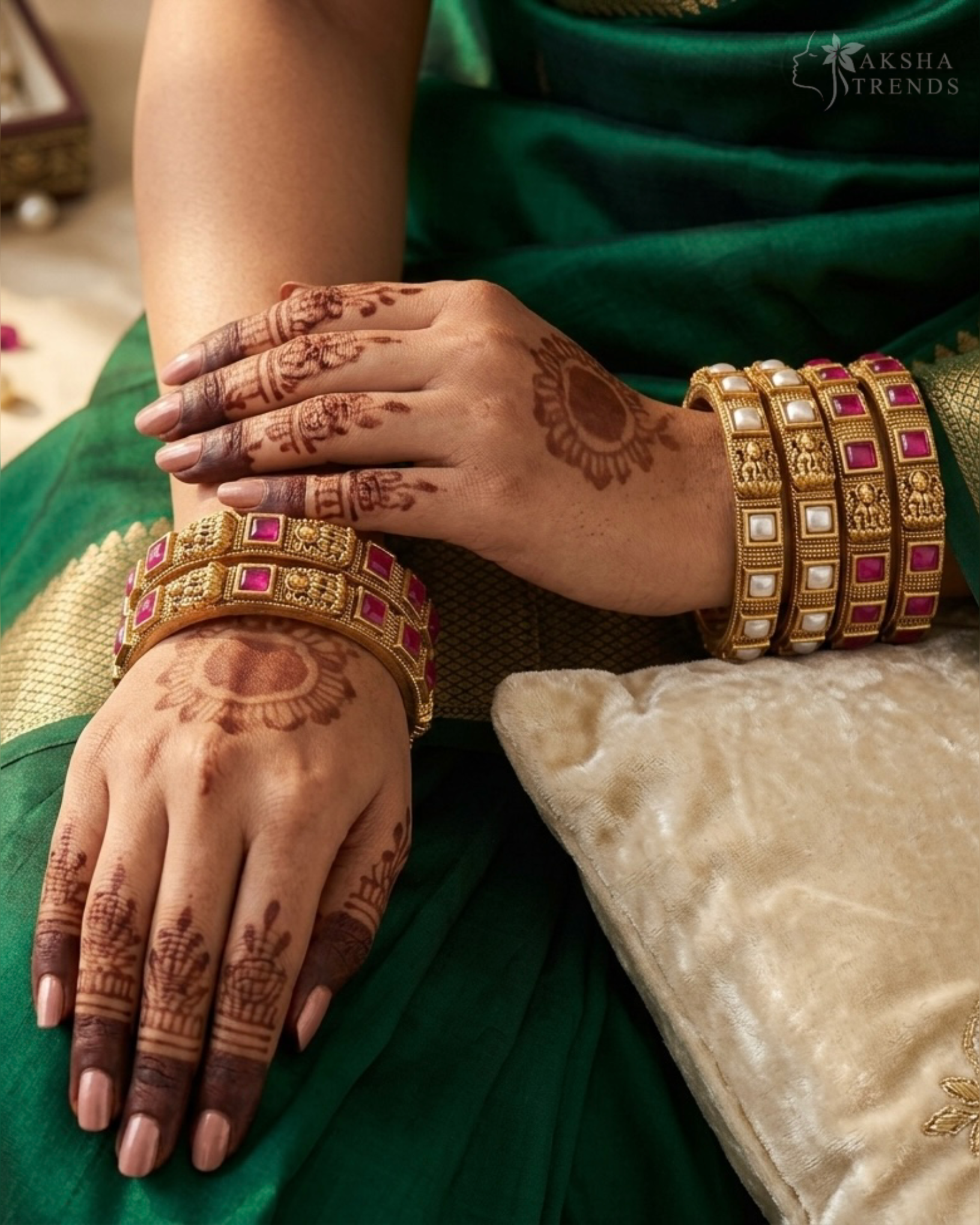 Antique kemp bangles (4pc) -Ruby Aksha Trends