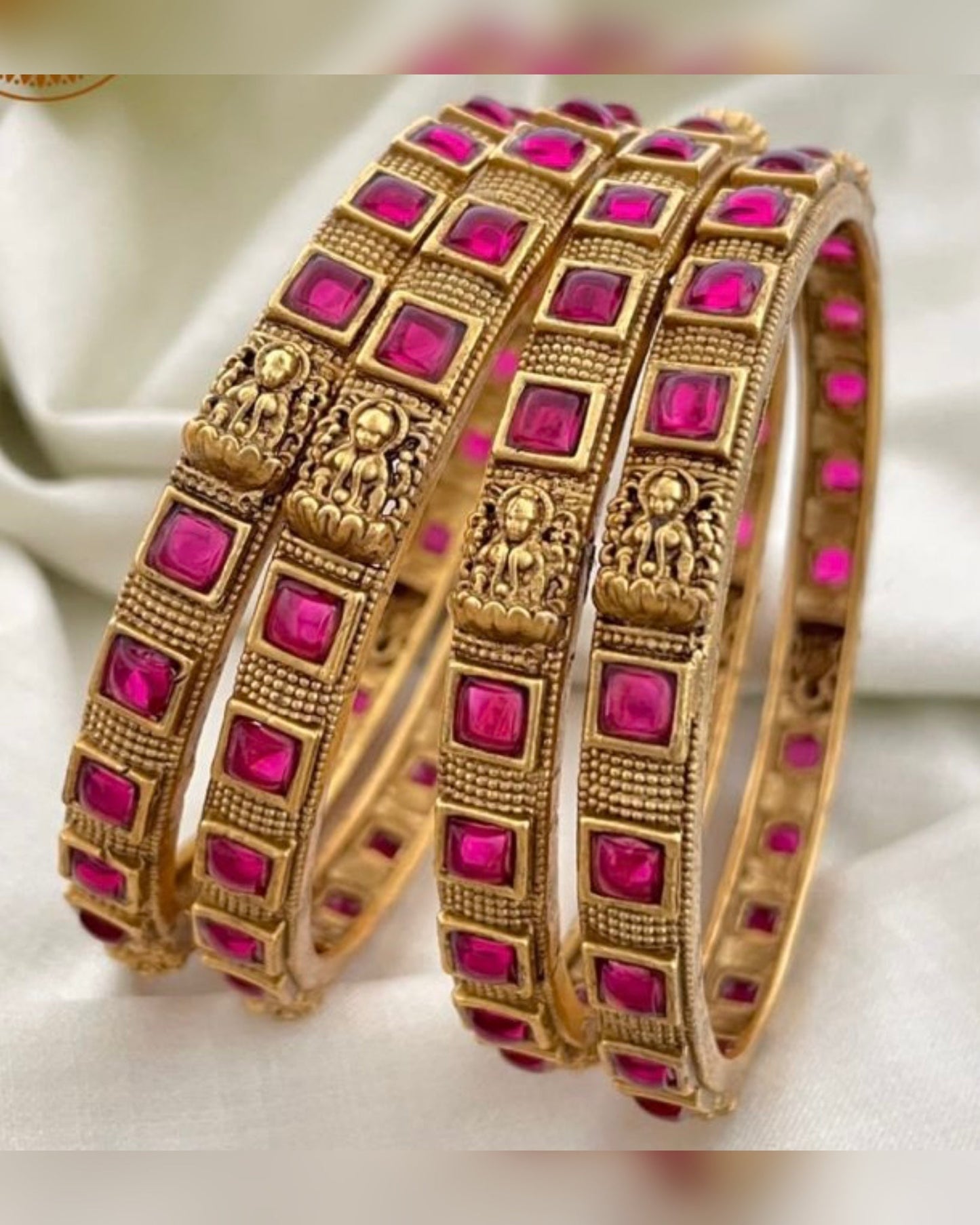 Antique kemp bangles (4pc) -Ruby Aksha Trends