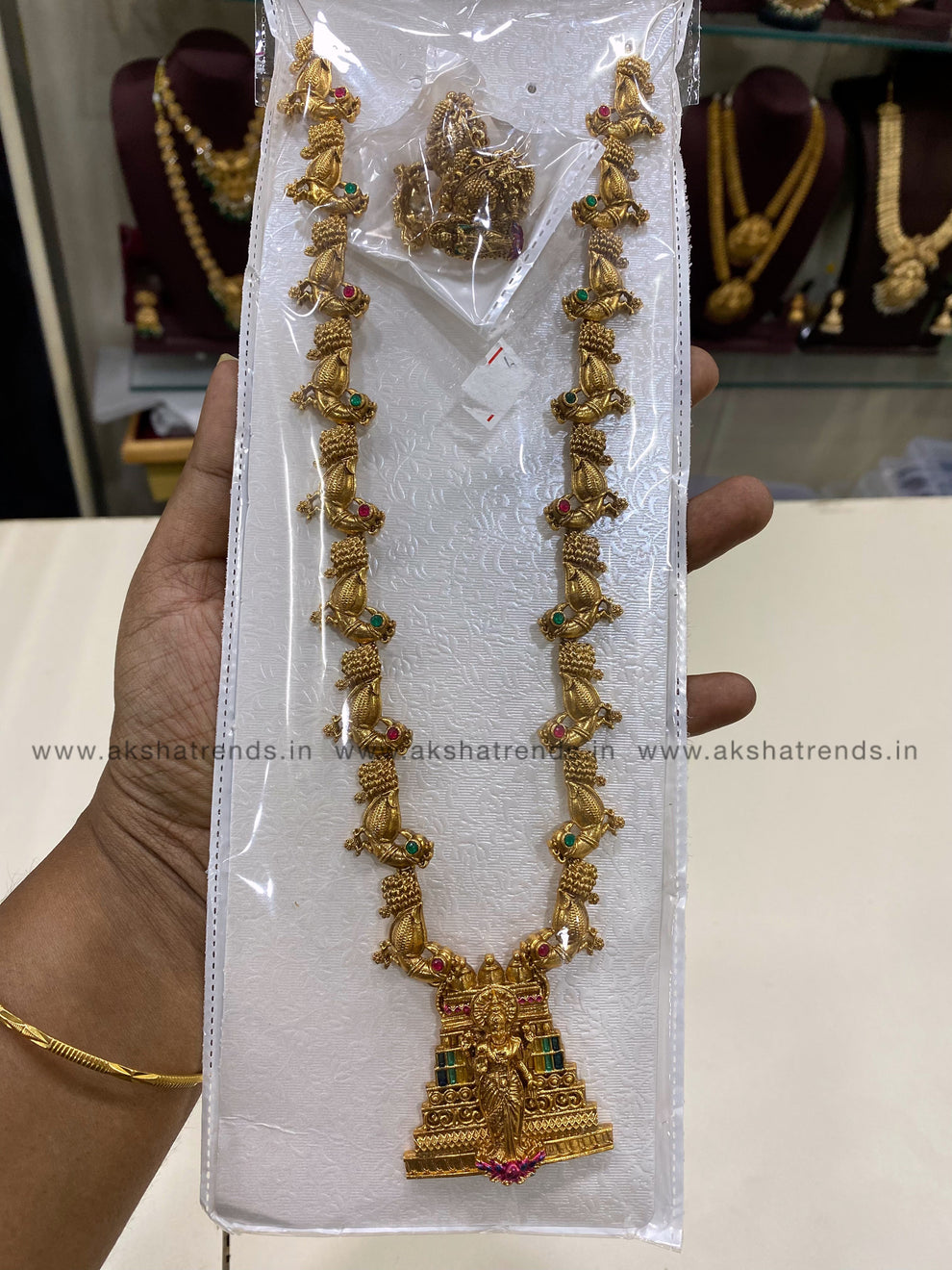 Temple Gopuram bridal Haram Aksha Trends 