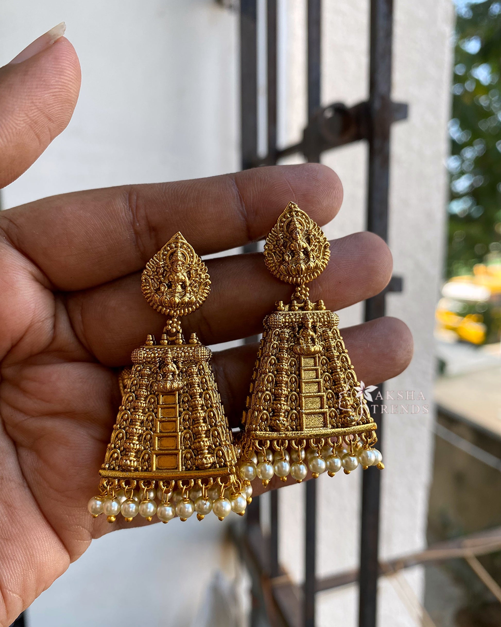Premium Gopuram Jhumka Aksha Trends