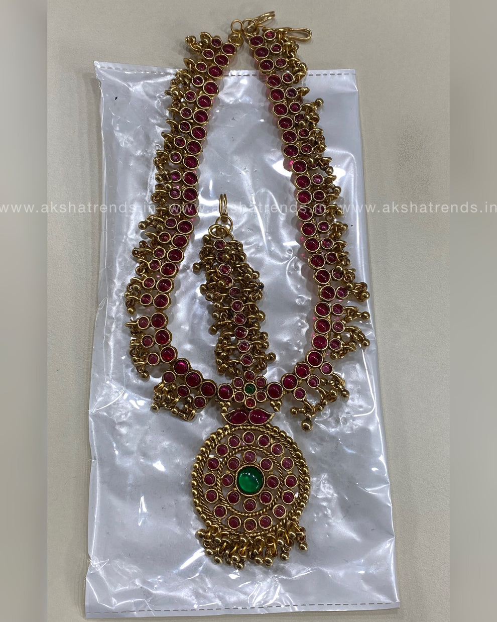 Antique kemp mathapatti tikka Aksha Trends 
