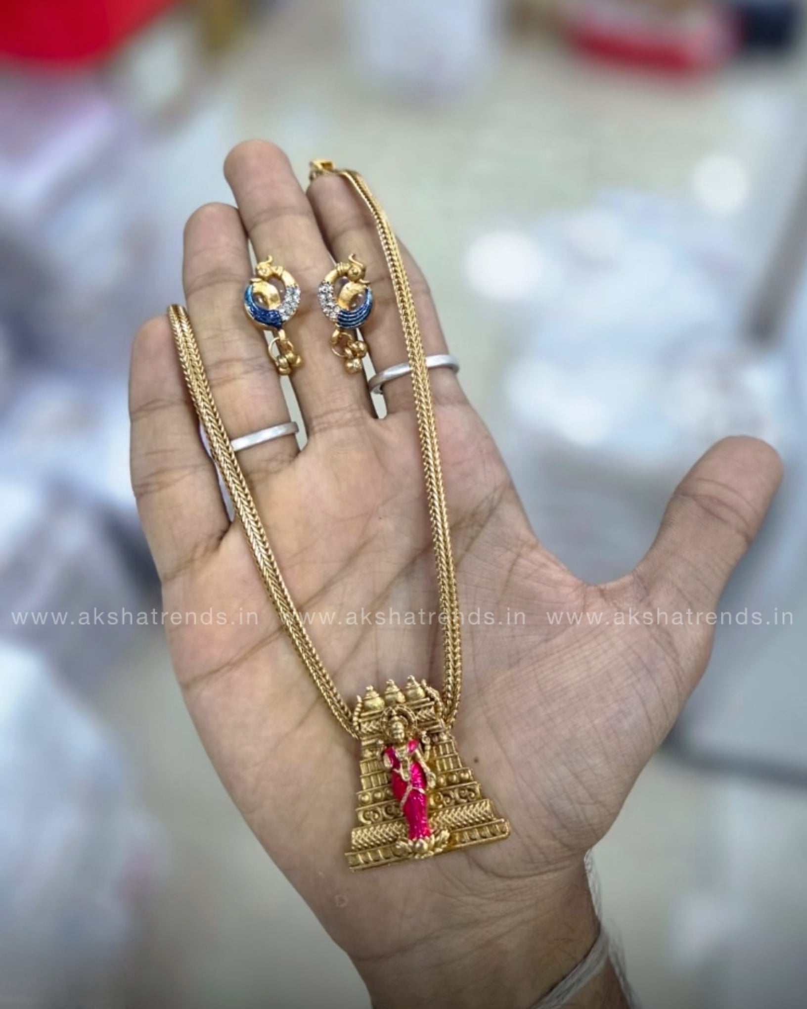 Gopuram Lakshmi Attigai Aksha Trends