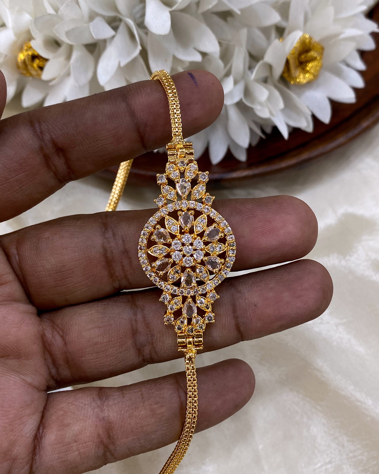 Chakra Mogappu chain -white Aksha Trends