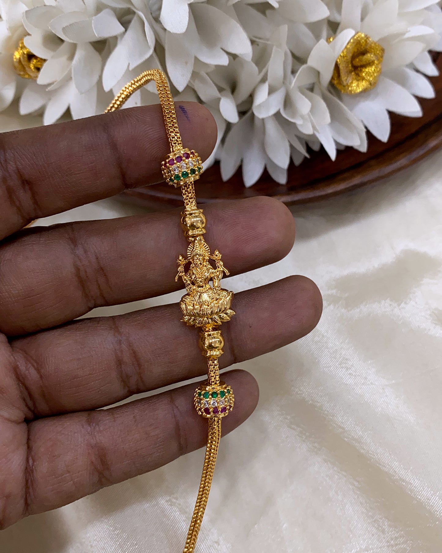 Lakshmi Mogappu chain Aksha Trends