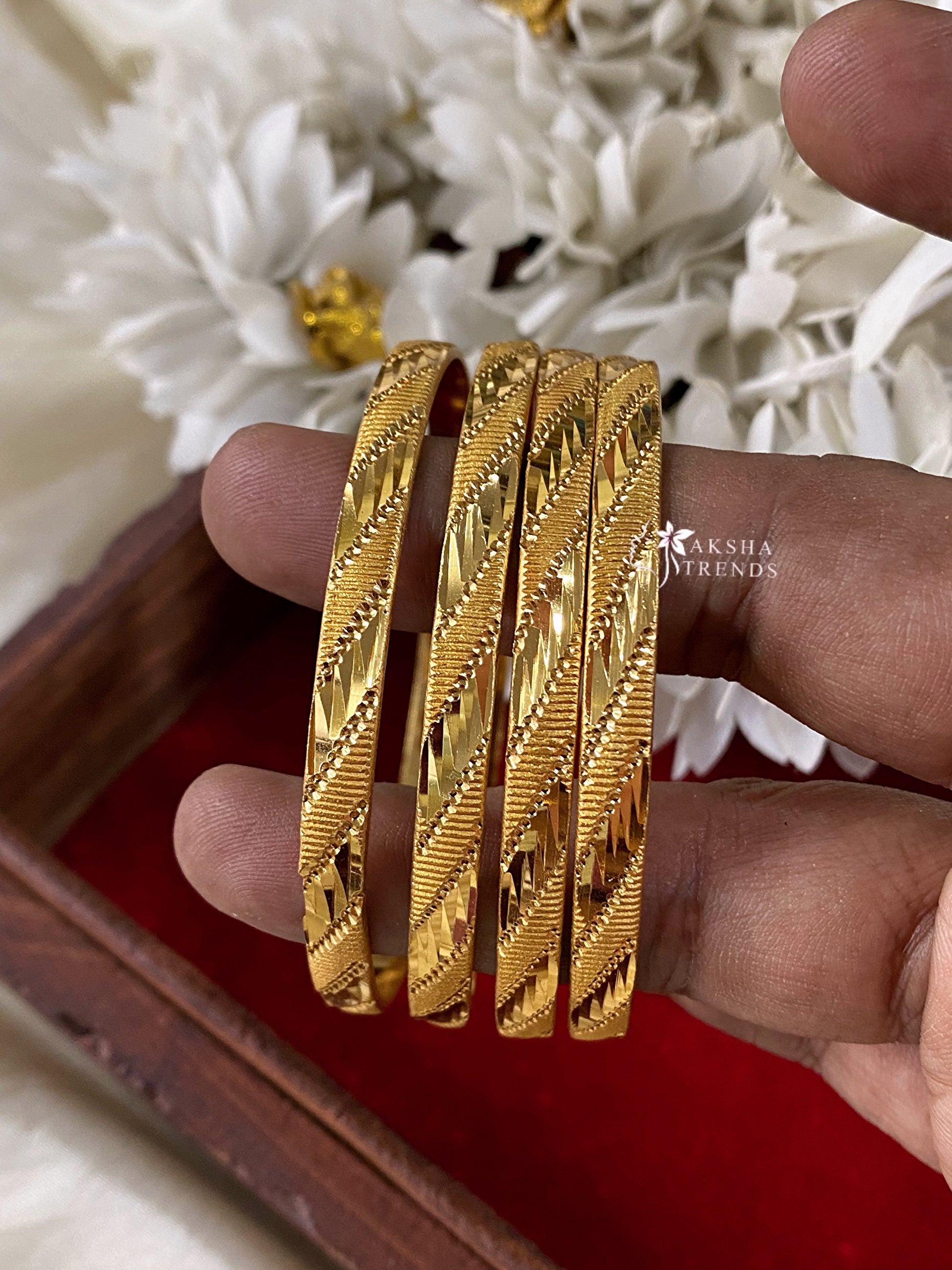 1gm covering bangles (4pc) Aksha Trends