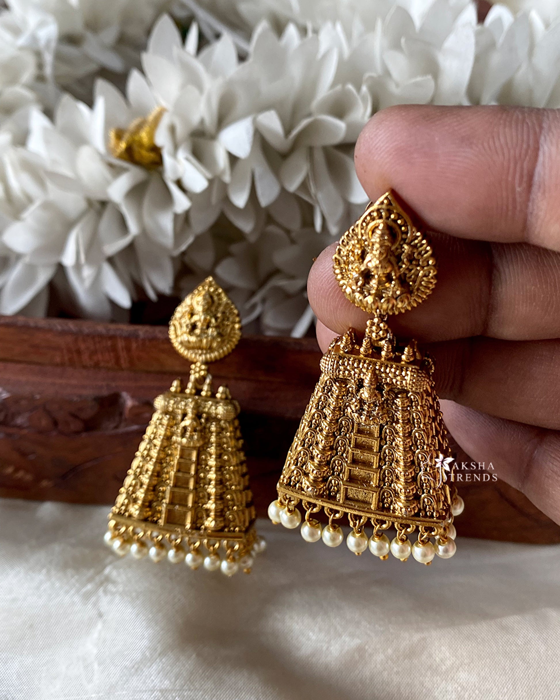 Premium Gopuram Jhumka Aksha Trends