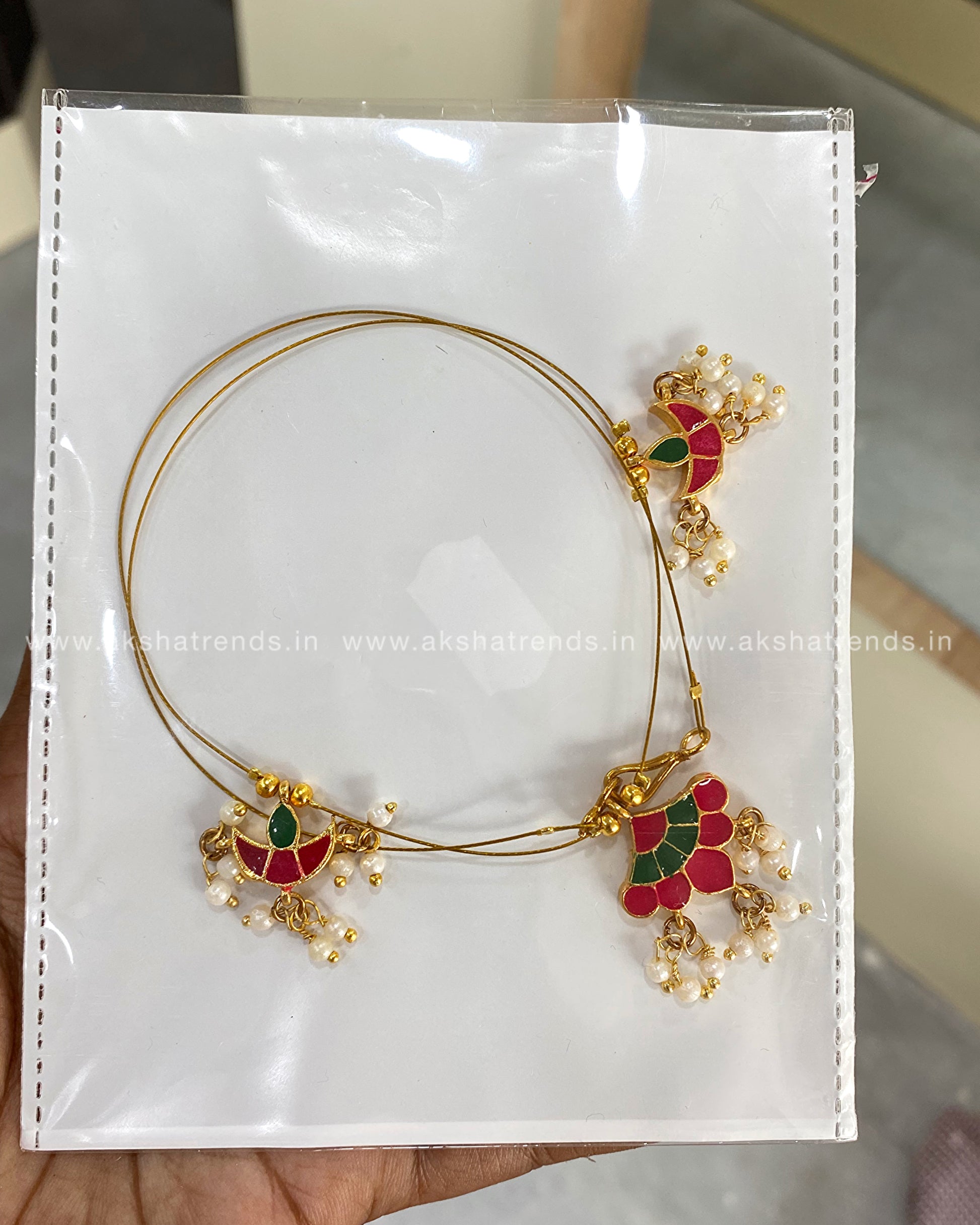 Invisible Necklace -kemp Aksha Trends