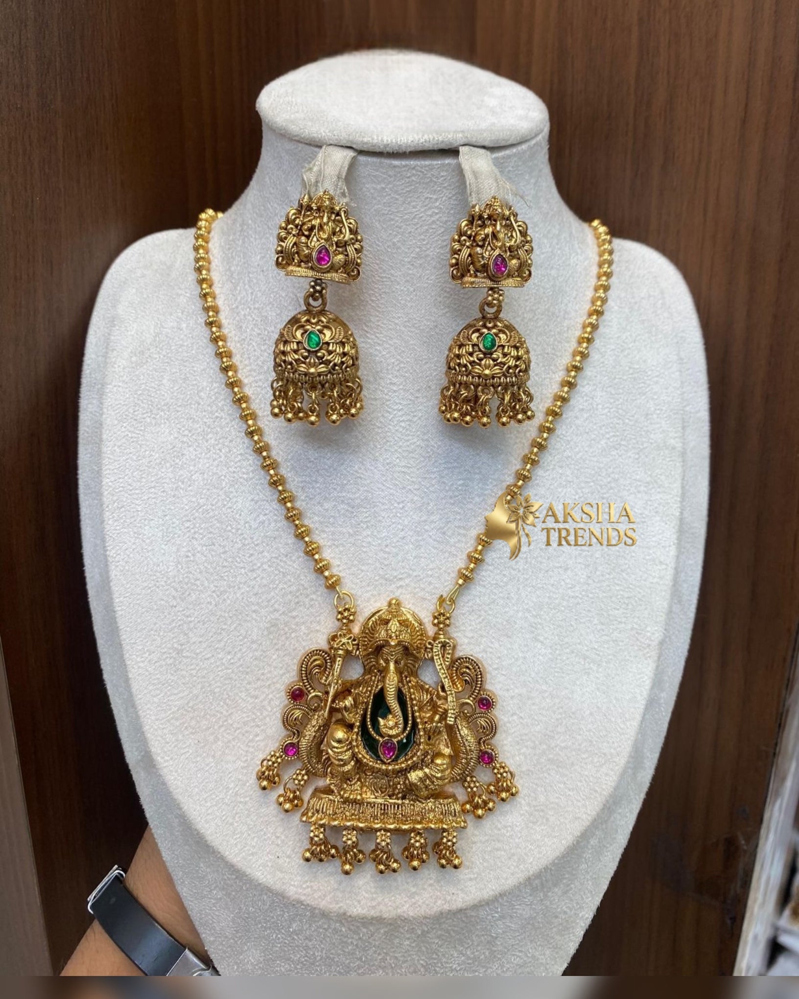 Ganesha pendant chain Aksha Trends