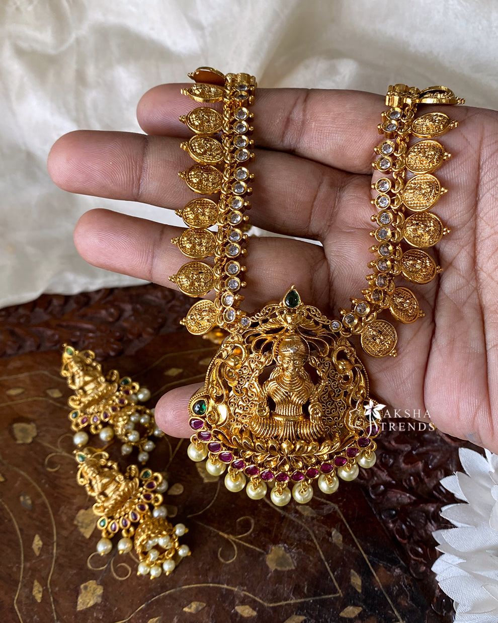 Lakshmi kasimalai gold haram Aksha Trends 
