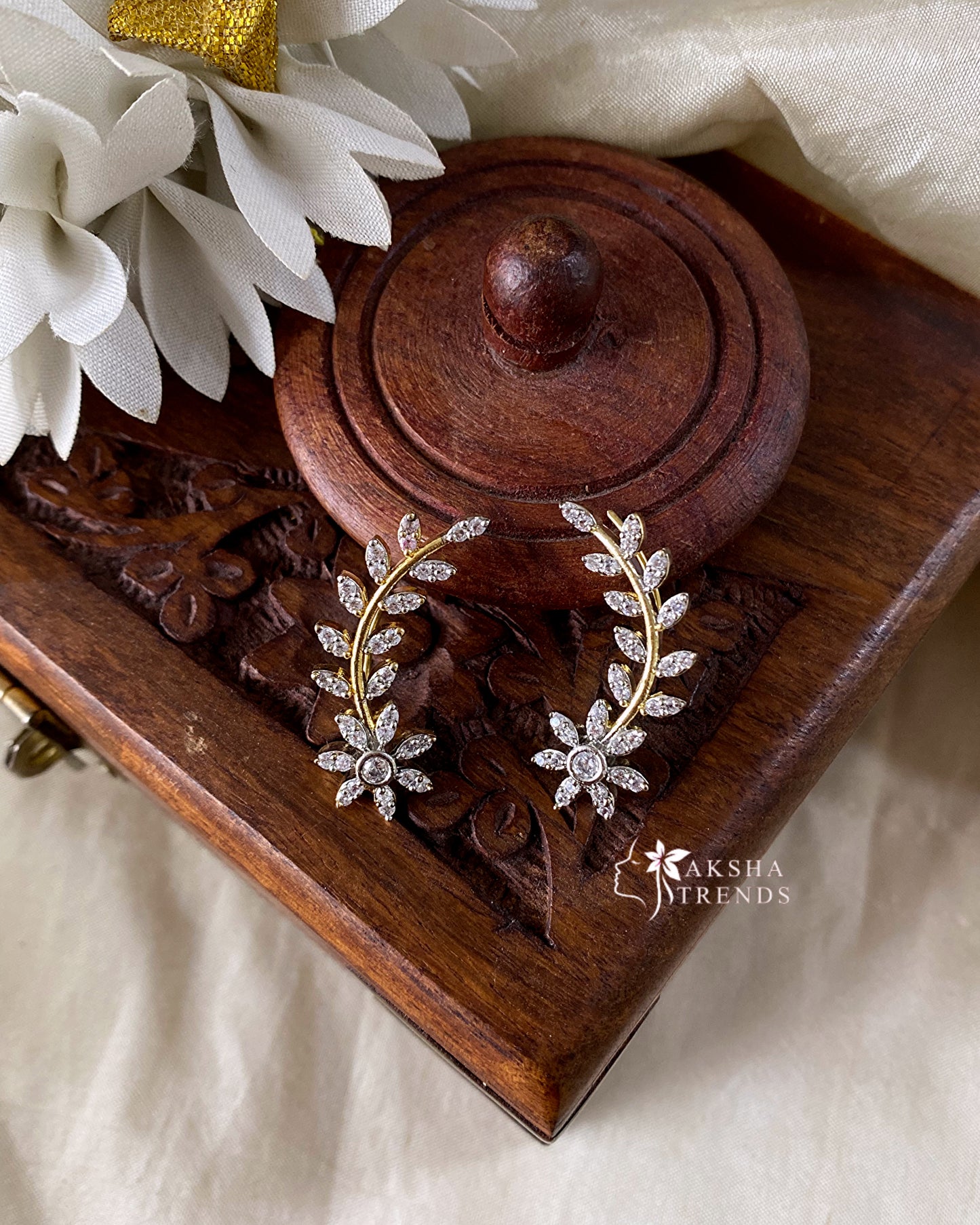 Premium diamond Earcuff Aksha Trends