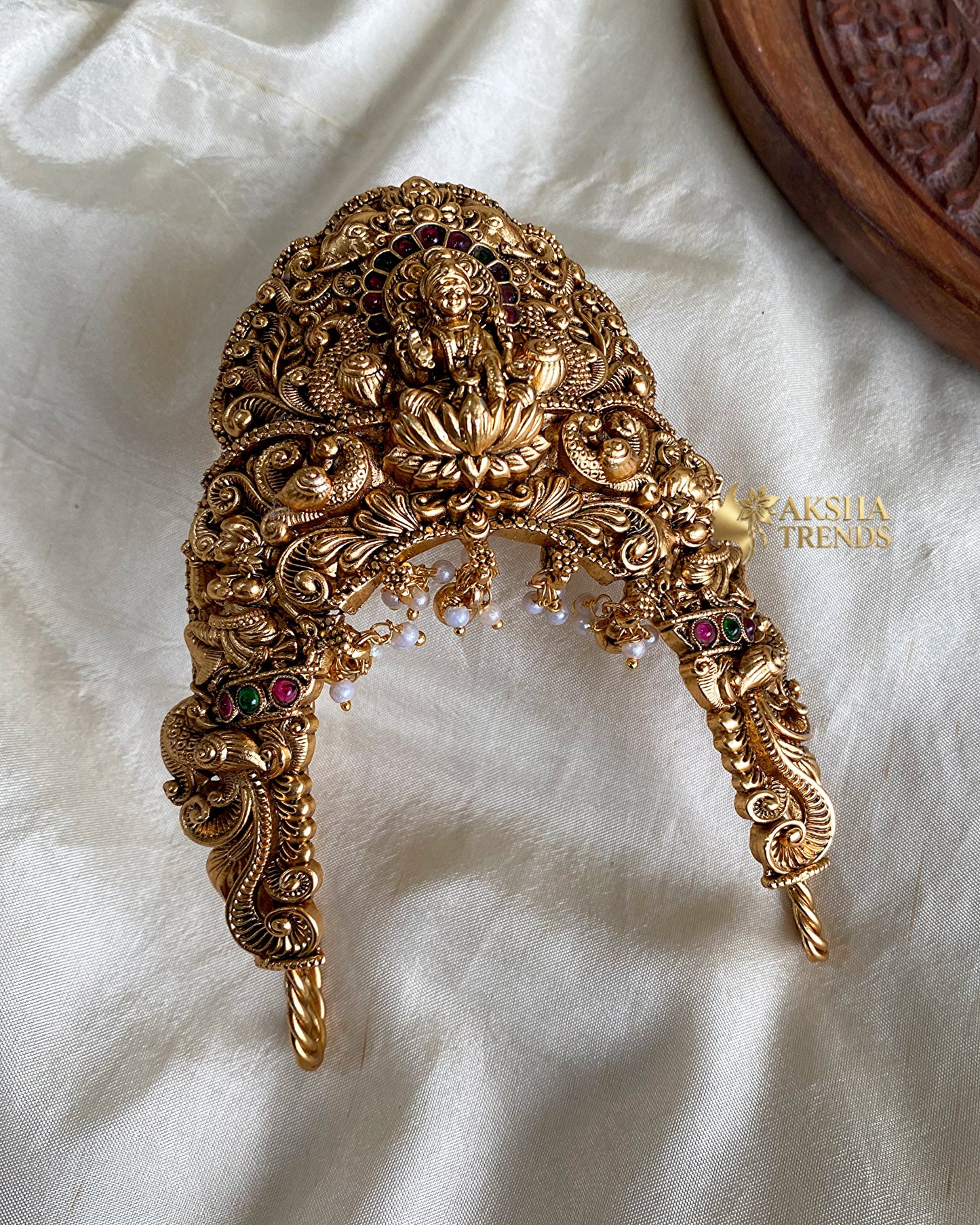 Antique bridal vangi (2pc) Aksha Trends