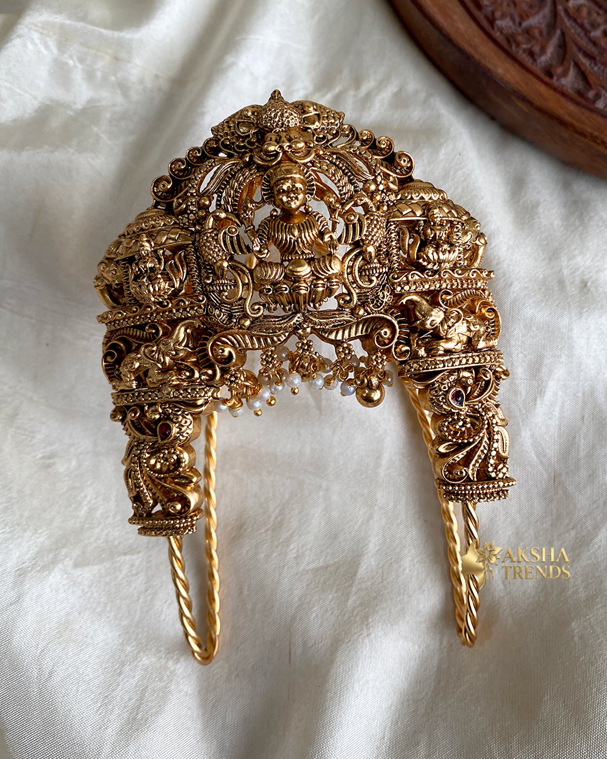 Antique bridal vangi (2pc) Aksha Trends