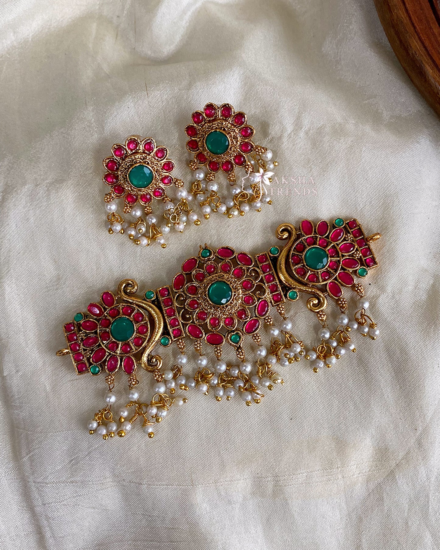 Antique kemp choker Aksha Trends