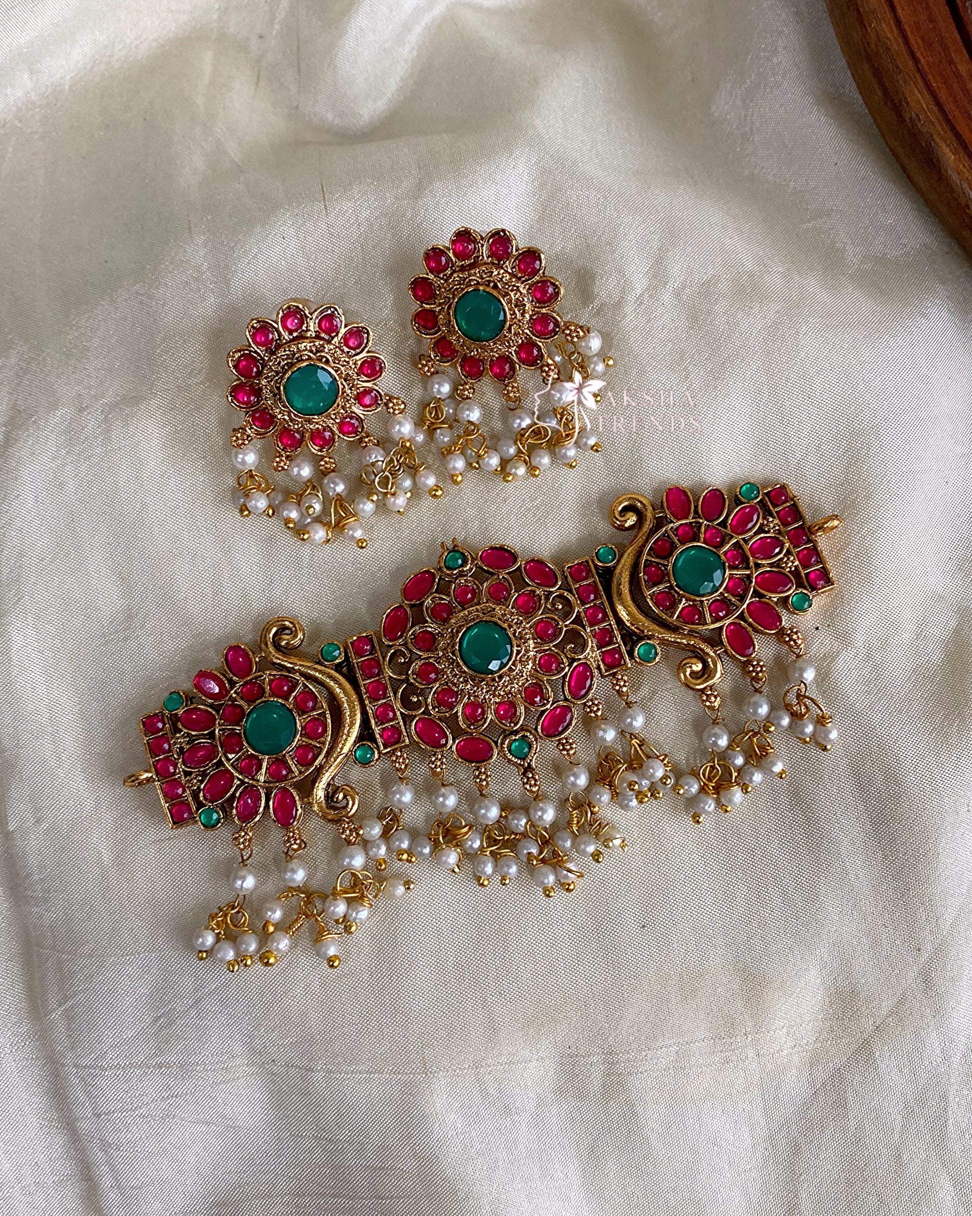 Antique kemp choker Aksha Trends