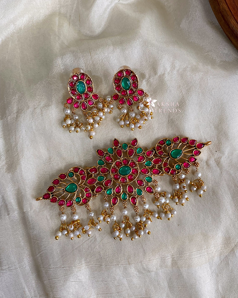 Antique kemp choker Aksha Trends 