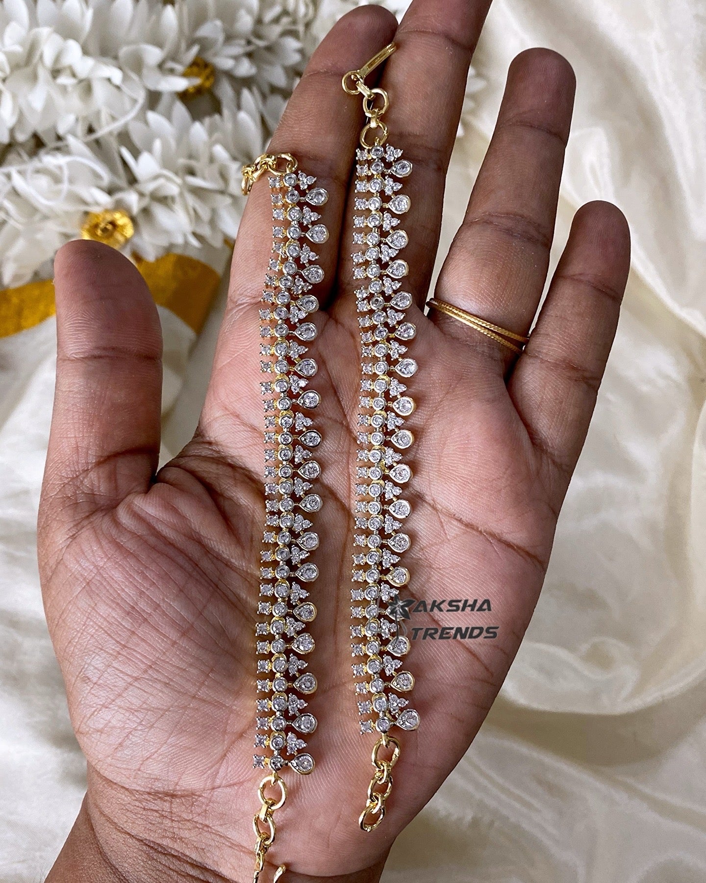 Premium diamond earchain Aksha Trends