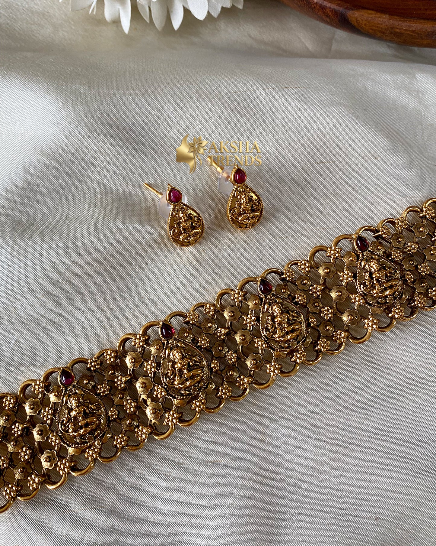 Antique lakshmi hineck choker Aksha Trends