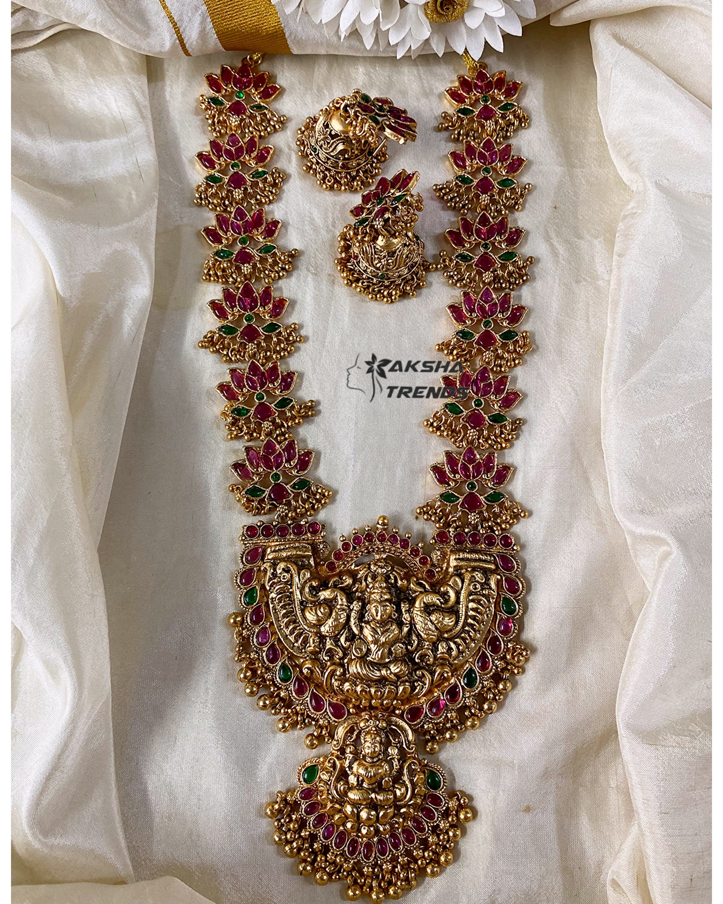 Grand bridal Lotus Haram Aksha Trends