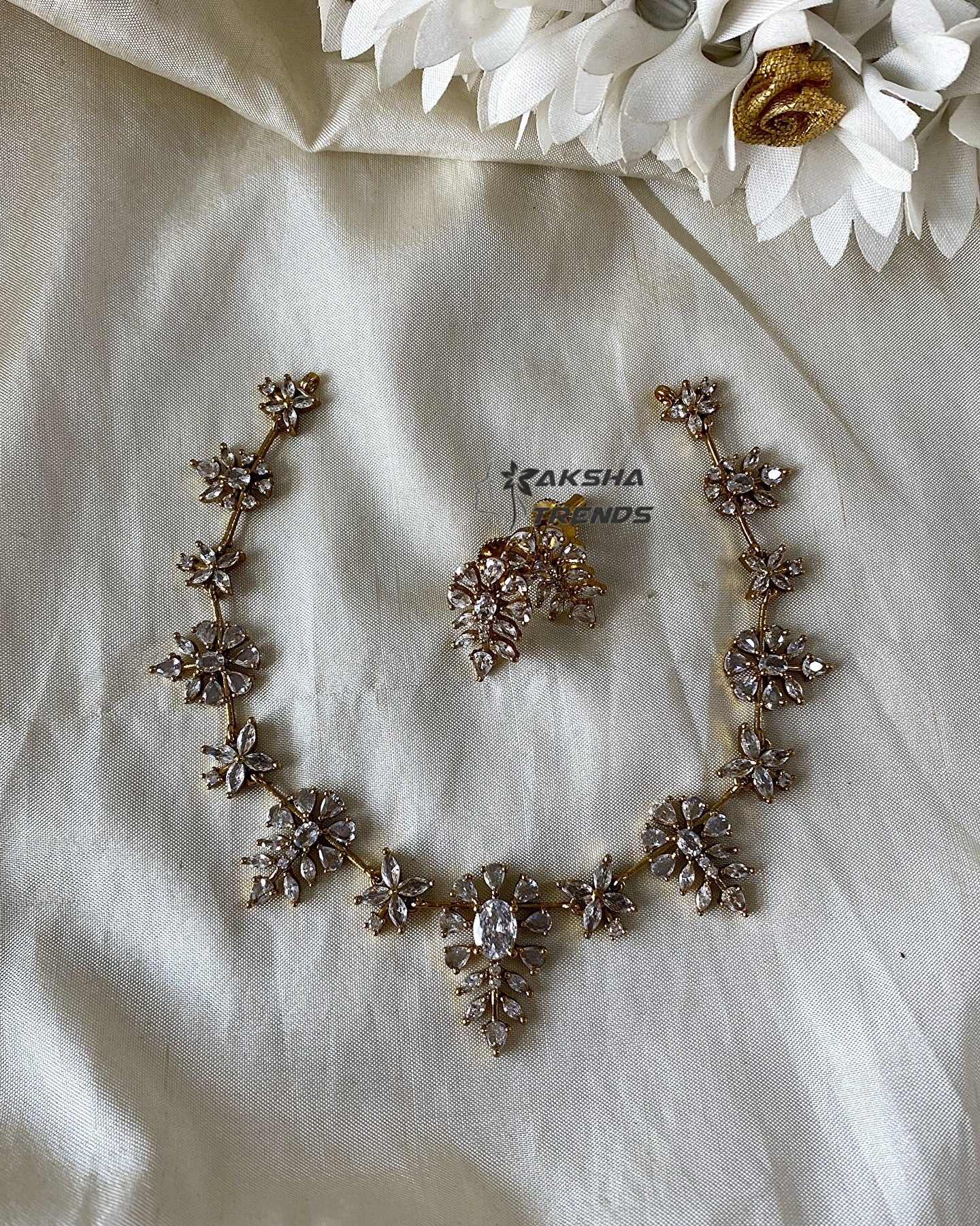 Floral diamond Necklace Aksha Trends