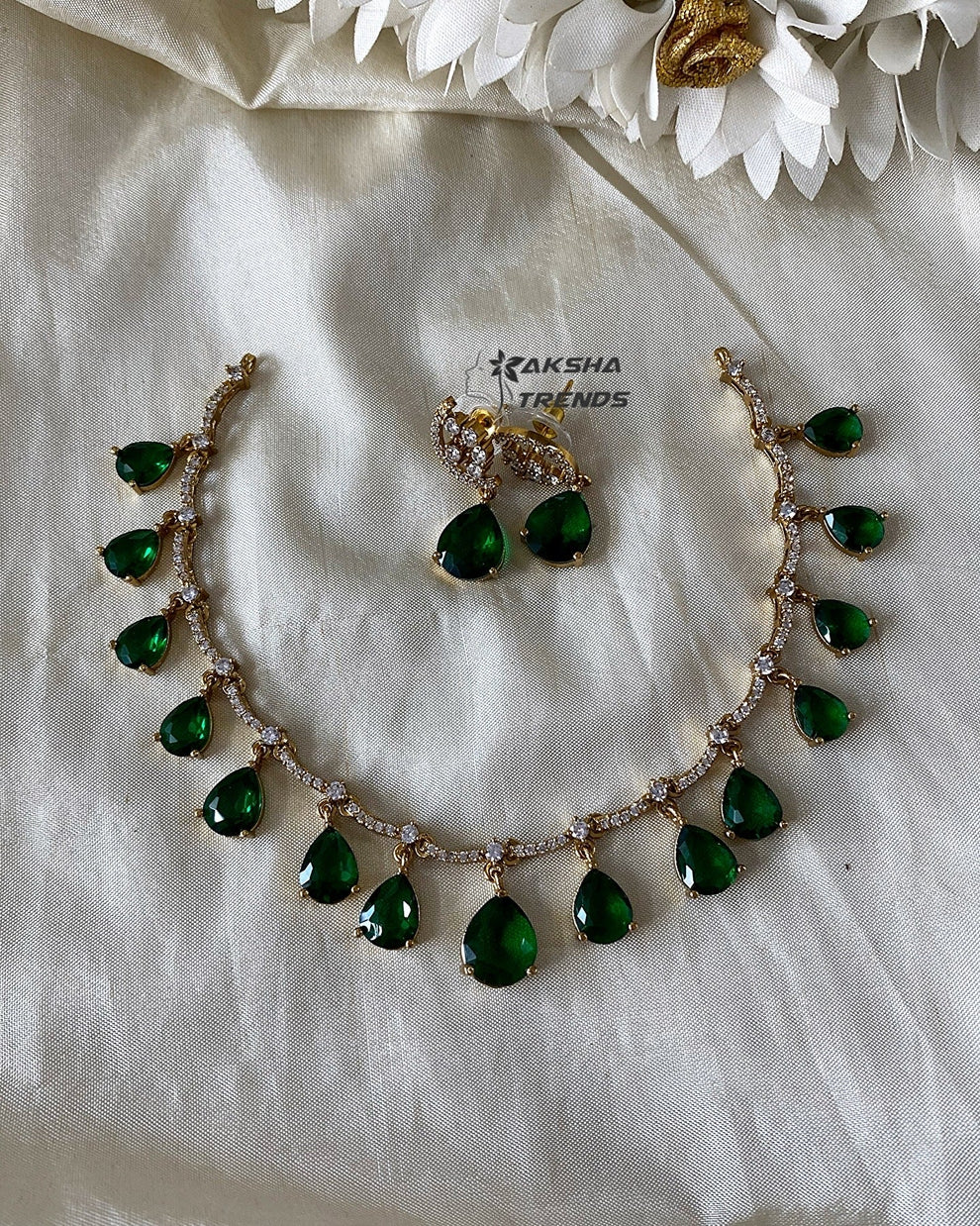 Emerald stone necklace Aksha Trends 