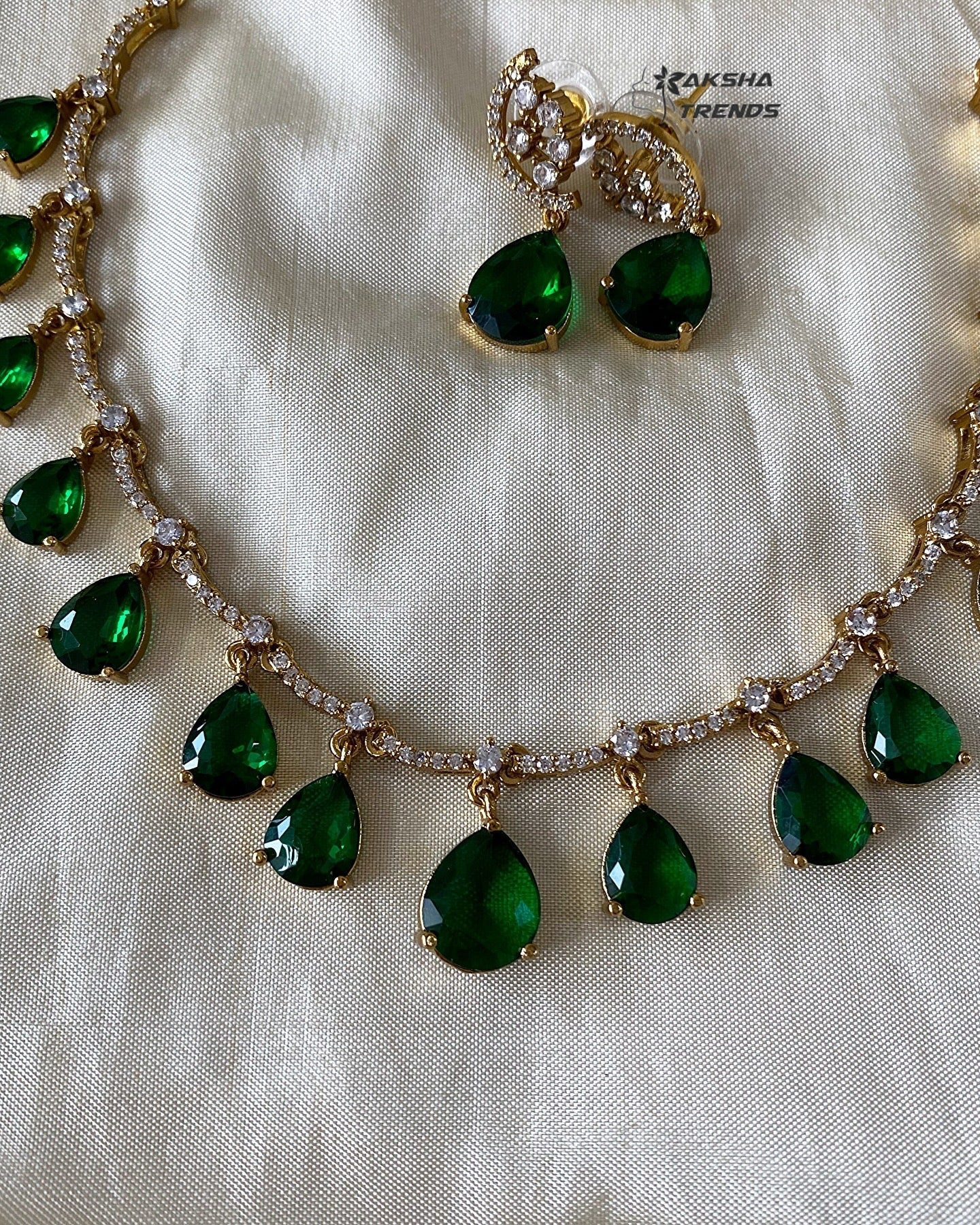 Emerald stone necklace Aksha Trends