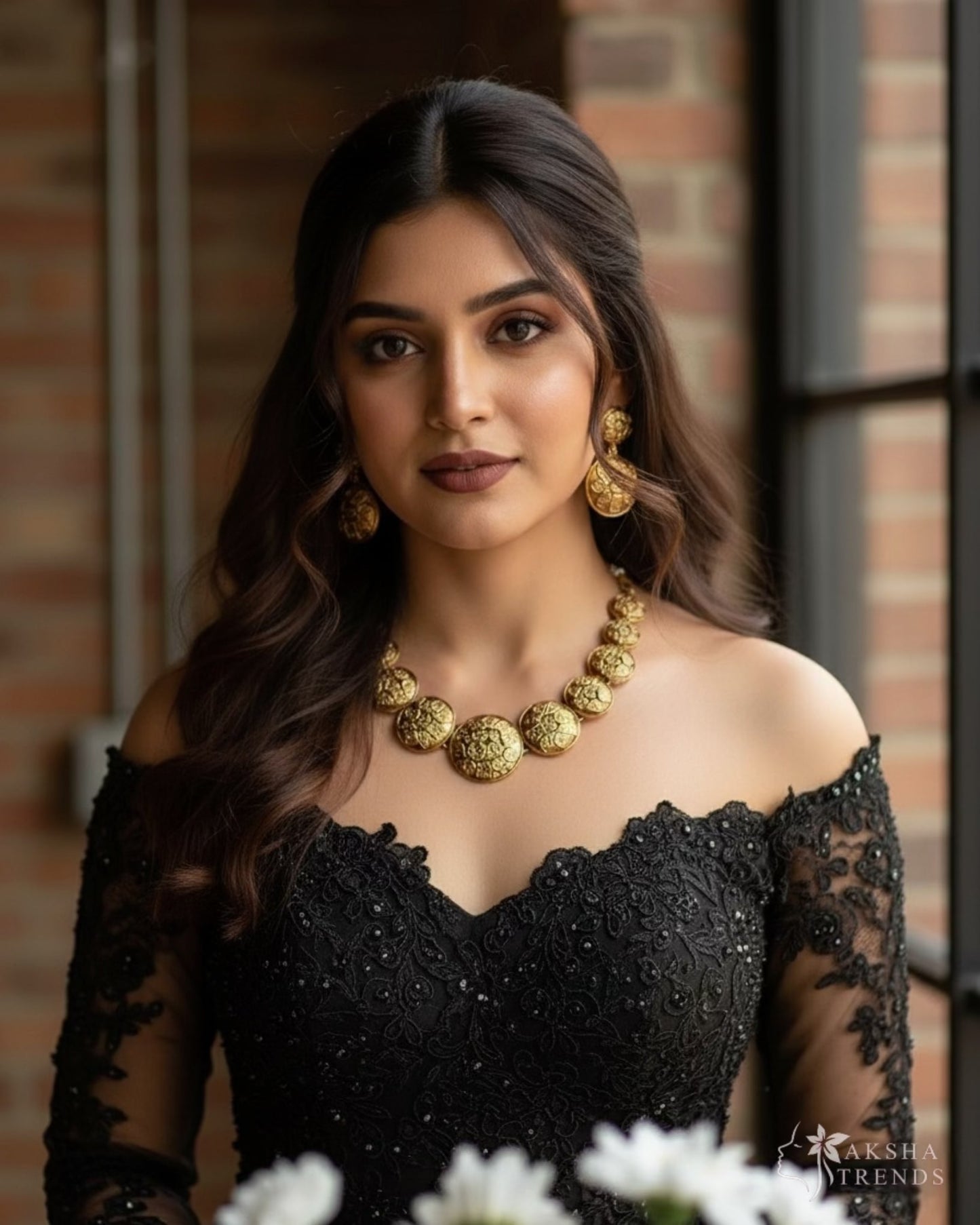 Golden Necklace Aksha Trends