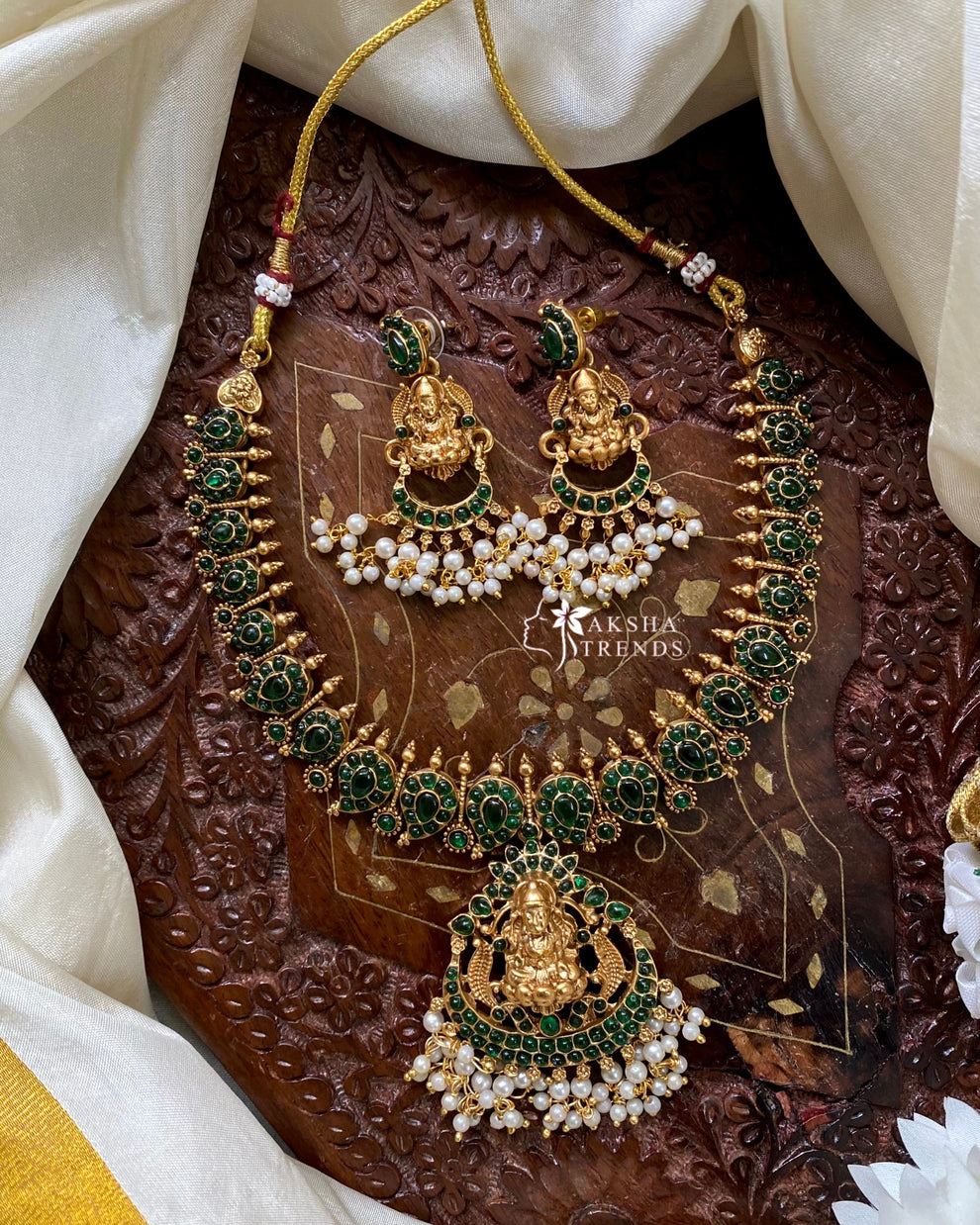 Lakshmi Kemp manga necklace Aksha Trends 